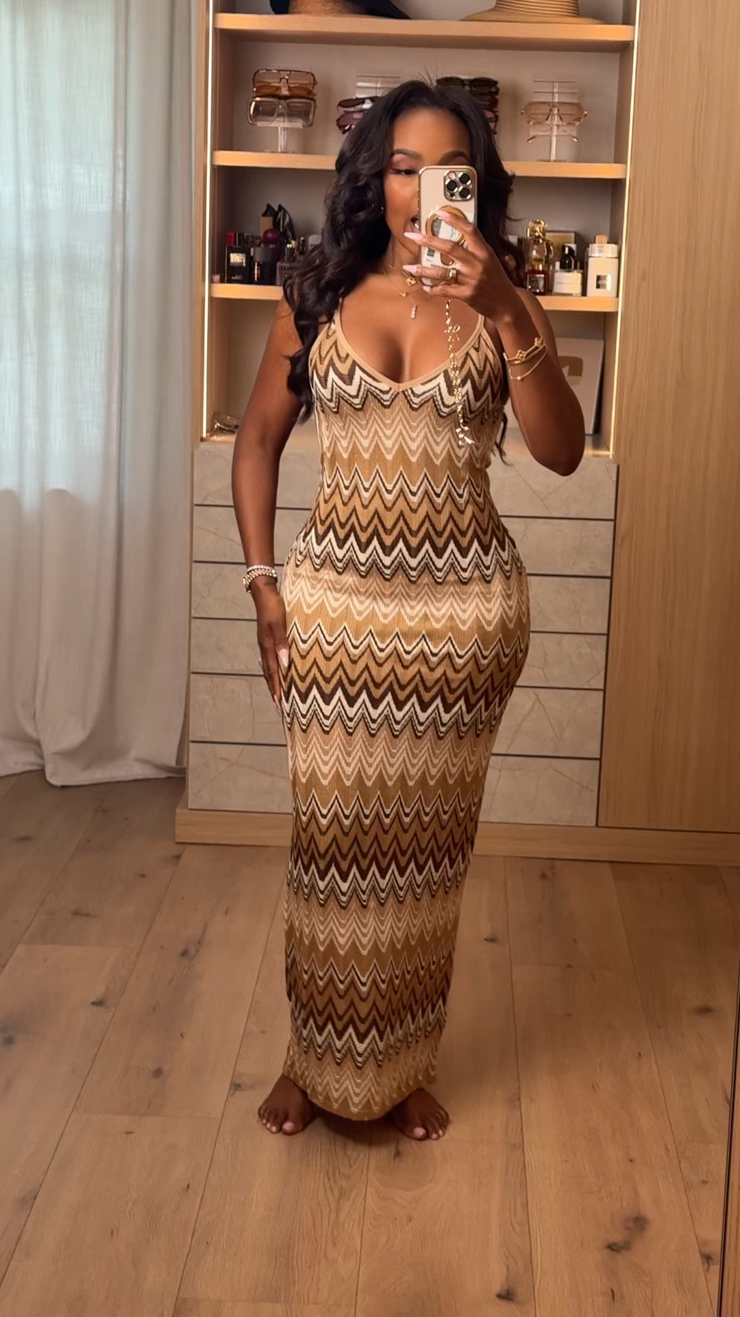 Hi Babes! 🤎🌴

This dress is the definition of effortless vacation glam. The knit pattern, flattering fit, and neutral tones make it one of those pieces that looks designer-inspired while still being easy to throw on and go.

✨ Why I love it:
• Hugs in all the right places
• Gorgeous neutral color palette
• Lightweight and breathable
• Perfect for vacation and summer
• Looks so much more expensive than it is

Where to wear this:
• Resort dinners
• Beach vacations
• Summer date nights
• Cruise evenings
• Rooftop cocktails
• Weekend getaways

Pair it with gold jewelry, a chic sandal, and a woven bag for the ultimate vacation look.

Everything is linked below!

xx Kira | IG: KirasFashionFinds

34D - 27 - 40 • Size Small or 4
