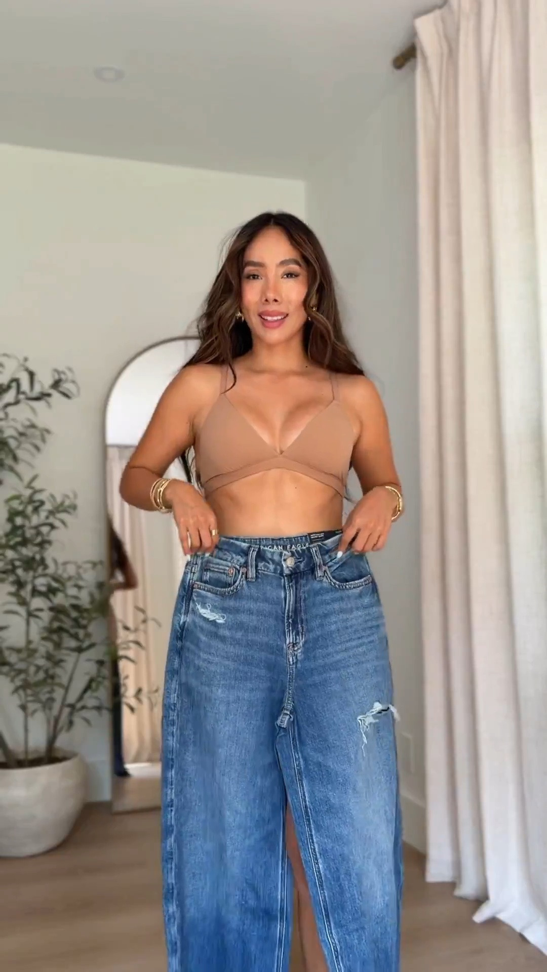 American Eagle high waisted jeans.

#LTKdayinmylife #LTKgrwm #LTKvlog