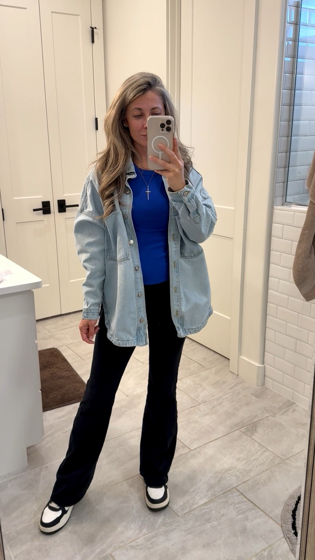 What I wore today! I kept it super comfy with flare leggings and this cobalt blue cropped tee from Old Navy! This color I didn’t see online, but there are TONS of other colors and it’s on sale right now for under $10. My oversized jean jacket is old and from Zara, but I linked a few similar options! Sneaks are ALO and probably my most comfortable shoe!

#LTKOver40 #LTKPetite #LTKSaleAlert
