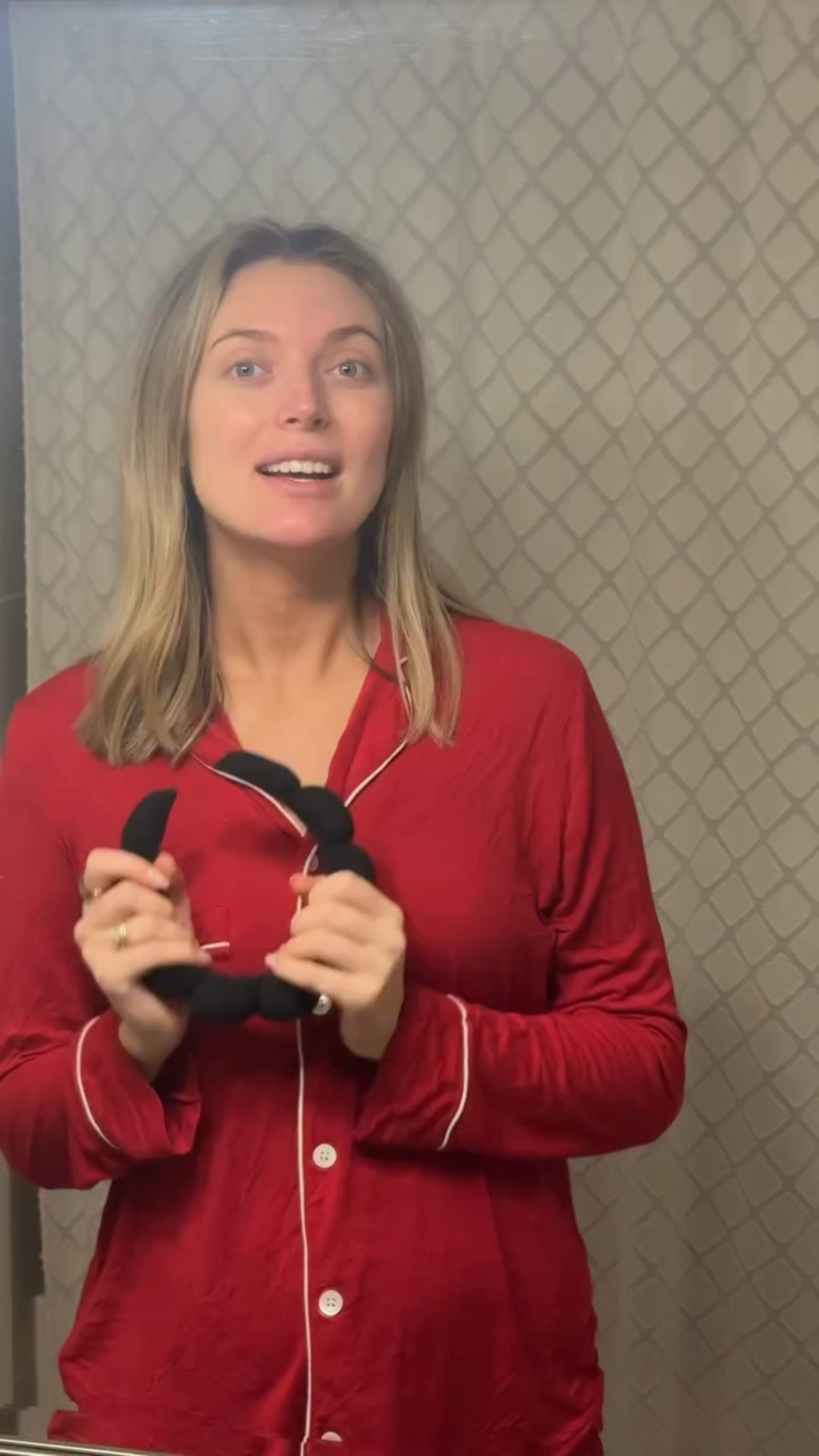 GRWM at 25 weeks pregnant w/ @momcozy 🤗🩺

Codes 👇🏼

COOLFIT20A (20% off for bras and belly bands on Amazon US and Momcozy website), MOMALL10 (20% off for all products until Feb 14th, 10% off for all products after that time)

#Momcozy #Momcozybra #Momcozynursingbra #Momcozybellyband #Pregnancy
