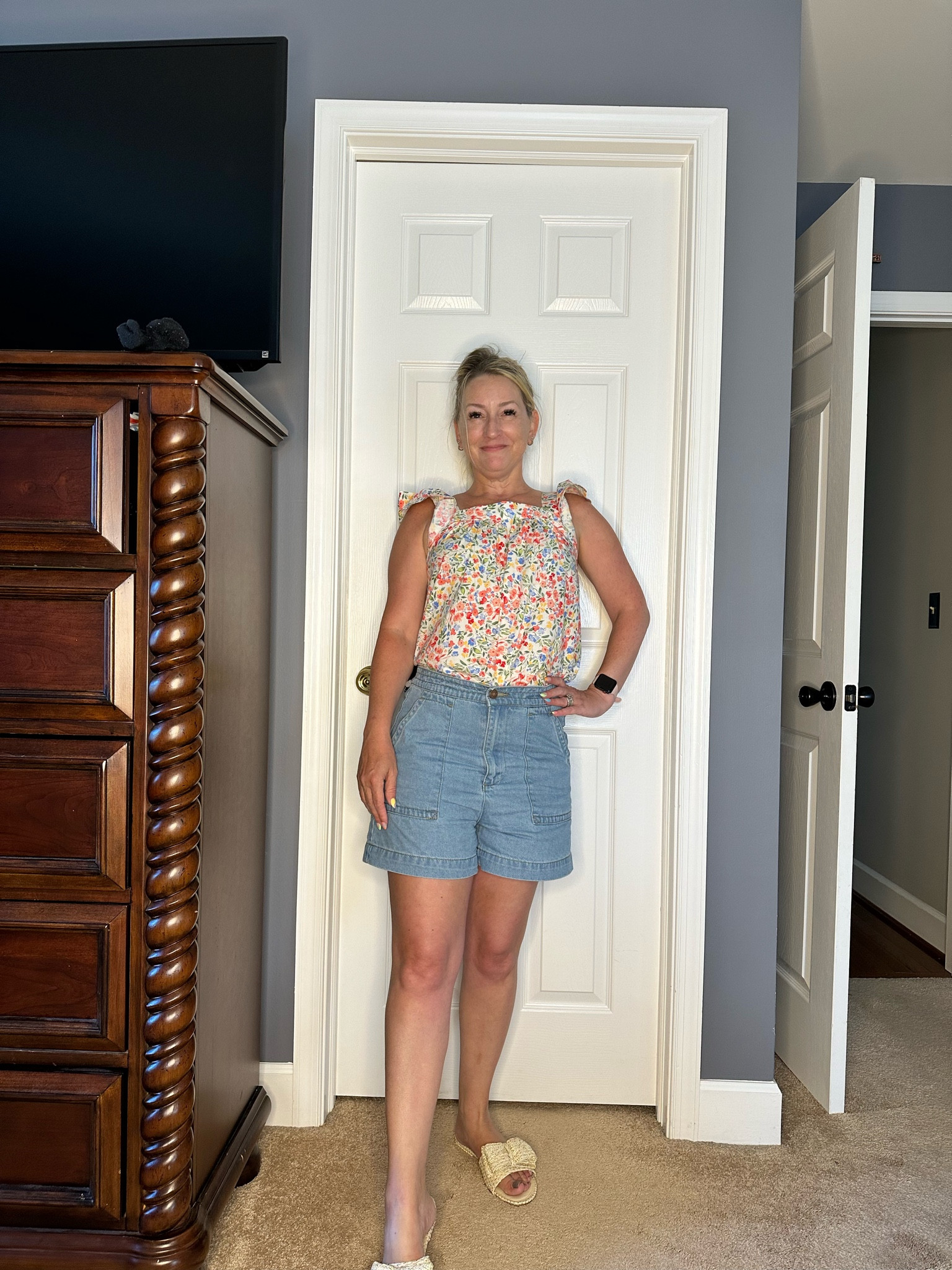 Ladies if you struggle with denim shorts, you need these! High rise(covers the belly and gut) wide leg( no cutting in the thighs!) and for $25!!!! Wearing a small (I tend to wear 6-8) plus no booty showing at bottom! Shorts for curvy fit
Floral top
Bow sandals

#LTKStyleTip #LTKOver40 #LTKSeasonal