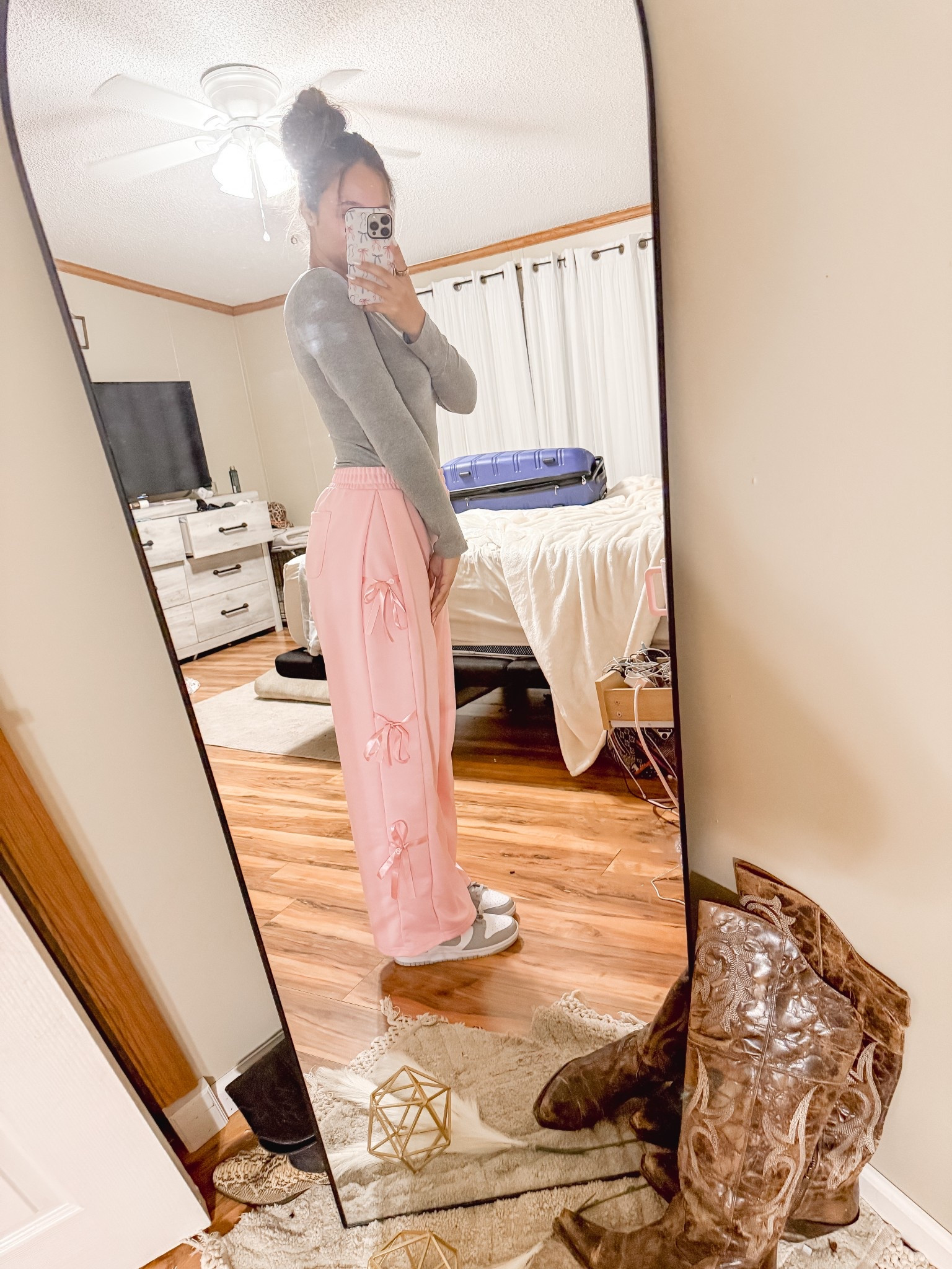 🎀 pink bow pants 🎀

#LTKMidsize #LTKU
