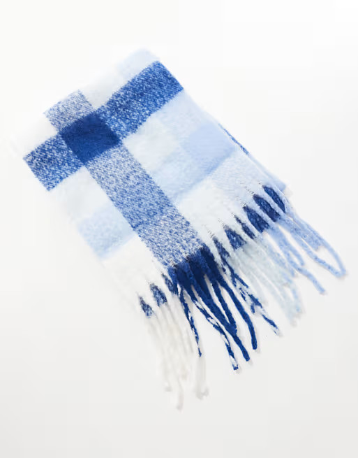 Pieces - Écharpe ultra douce à carreaux et pampilles - Bleu doux | ASOS (Global)