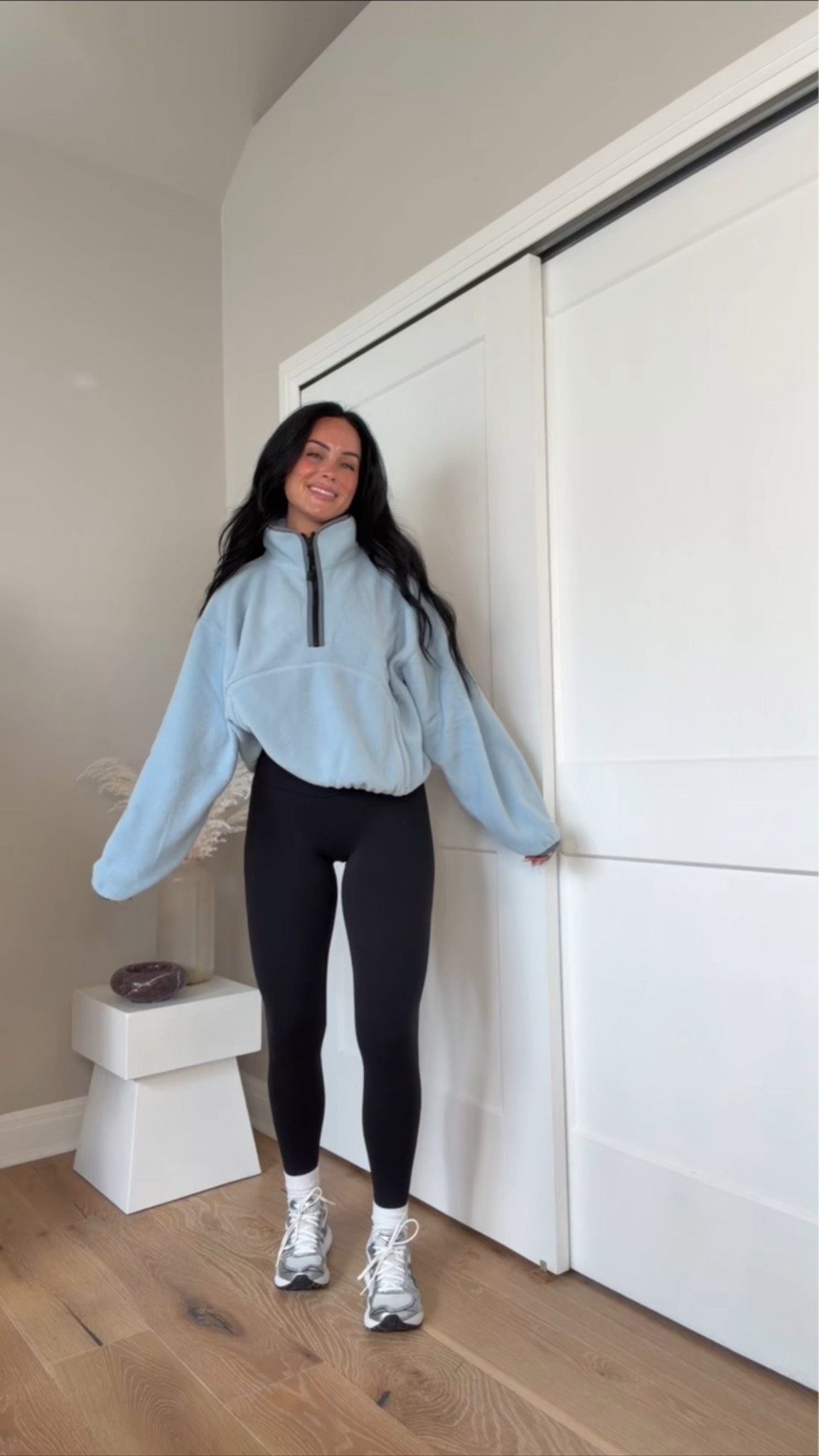 Aritzia outfit Inspo ✨

My sizing 5’7, 145lbs, 32dd
I’m wearing a size medium top, size 4 leggings.

@Aritzia  #aritziapartner #ad