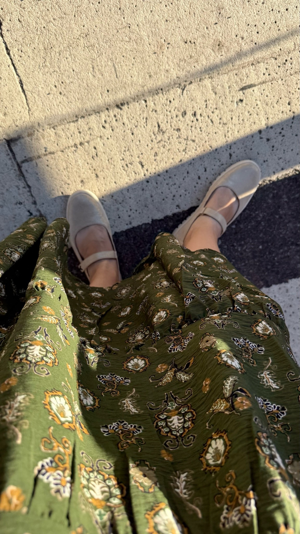 One thing about me is I will always go for a green dress in a fun print (and it has pockets!)

#LTKootd #LTKdayinmylife #LTKgrwm