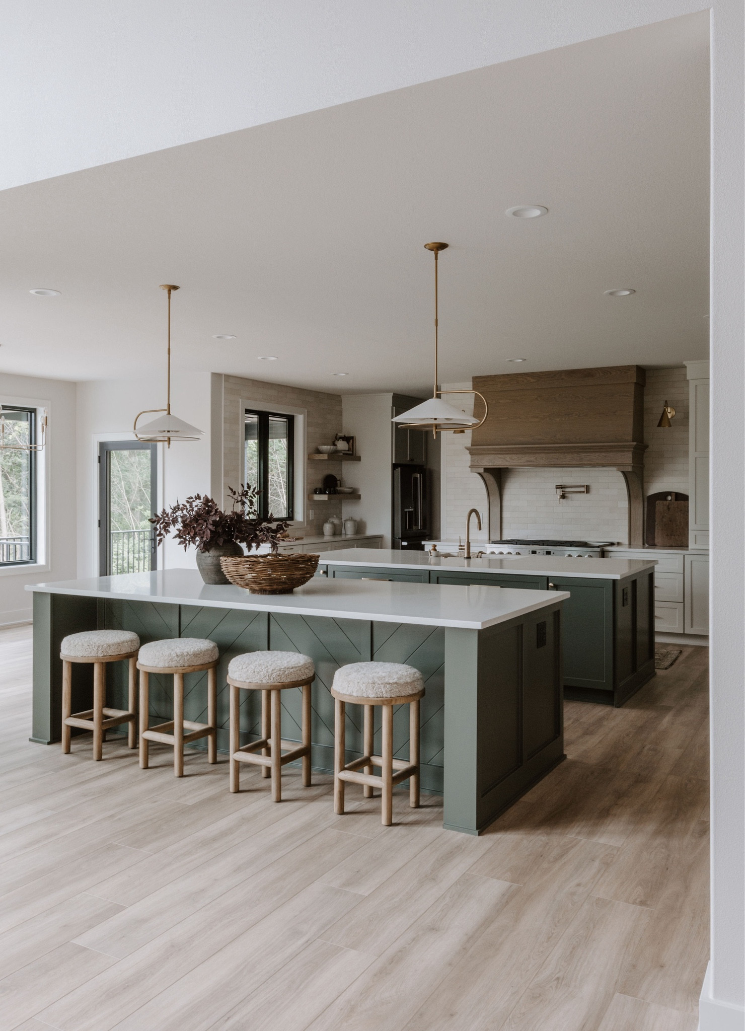 Shop todays post🤎

#LTKHoliday #LTKHome #LTKFamily