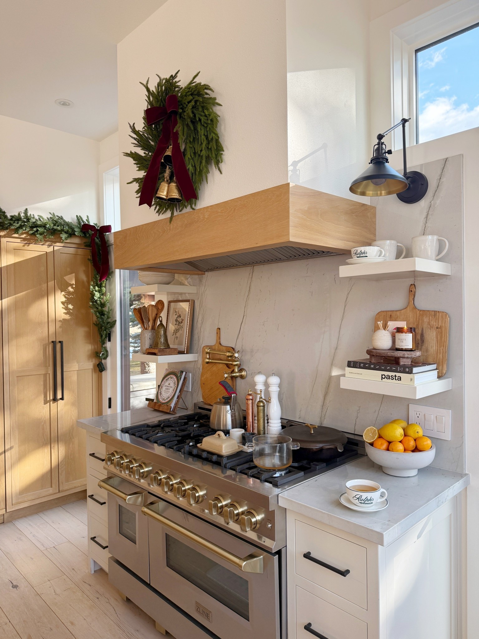 Winter kitchen links!!

Home decor
Christmas
Holiday
Tea time 
Cooking
Baking 

#LTKHome #LTKHoliday