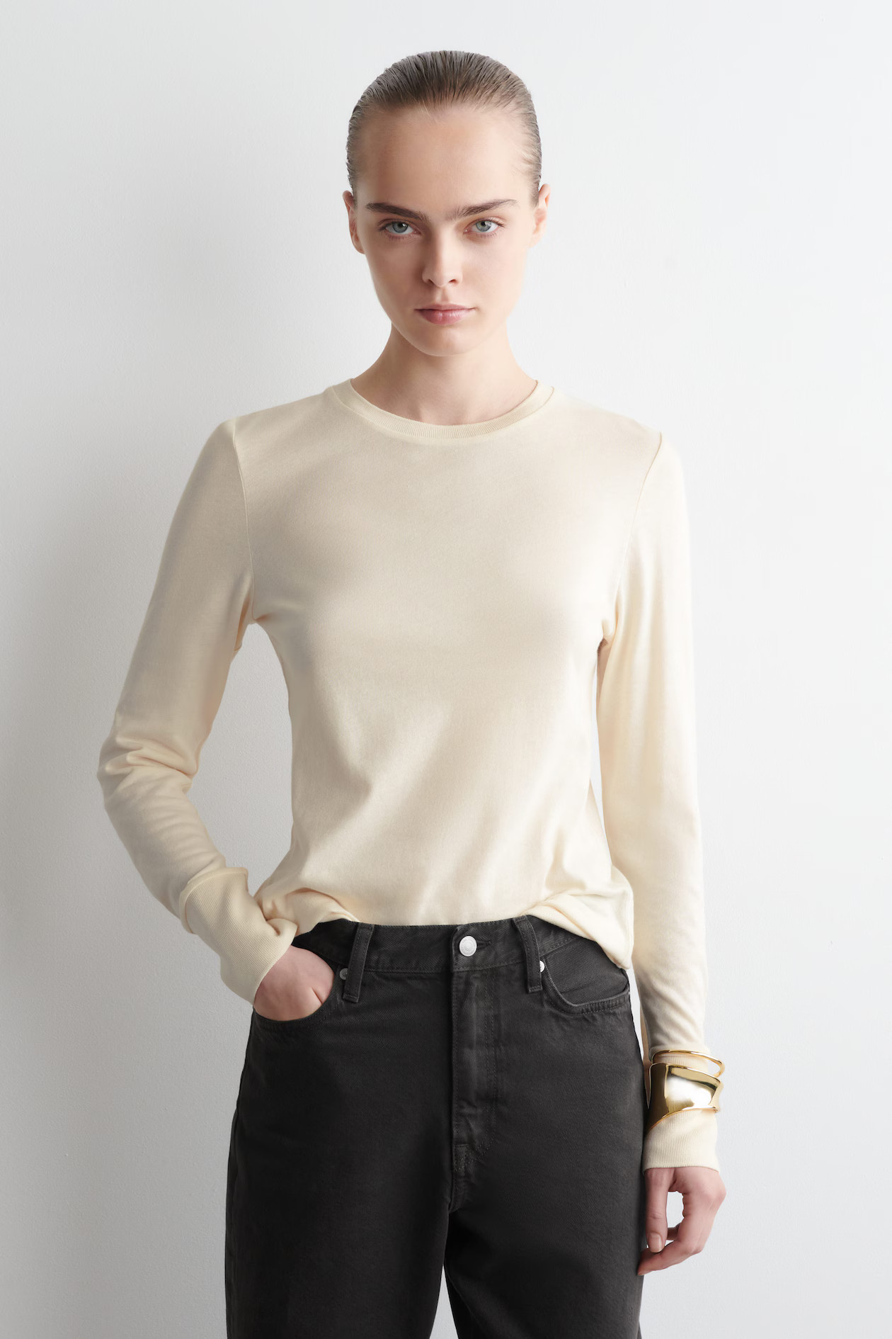 LANG\u00c4RMLIGES OBERTEIL AUS BAUMWOLLJERSEY - CREMEWEISS | COS DE | COS (EU)
