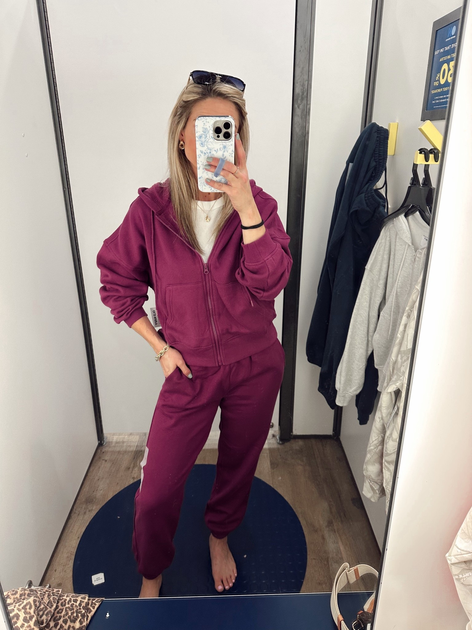 The coziest sweat set for fall! Soft and not too thick! Also love the oversized fit of the hoodie 😍 it’s all 40% off right now, around $20!
Small in everything 

Old navy outfit
Mom outfit
Weekend outfit 