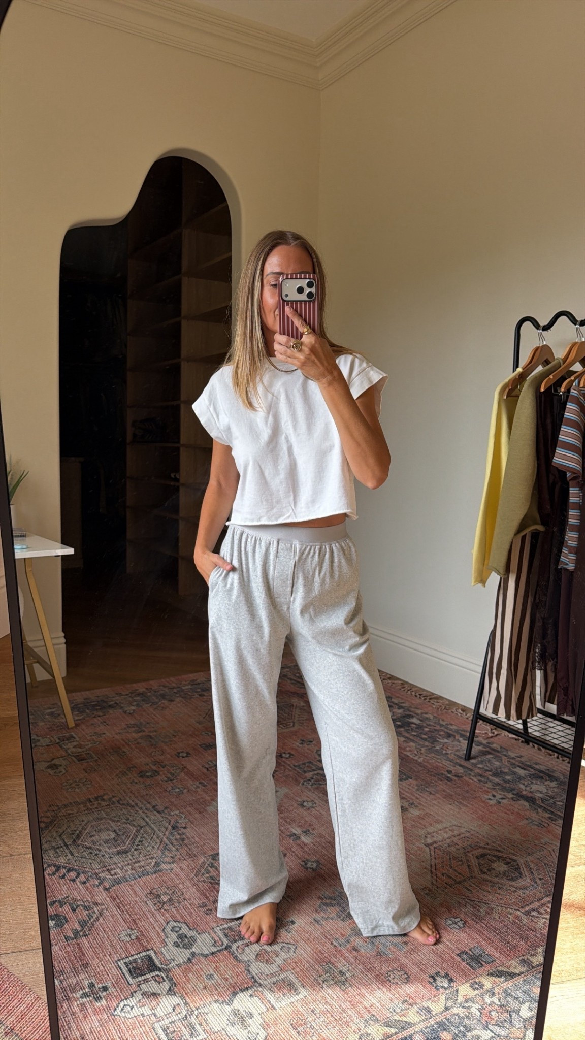 Amazon loungewear pants
Looks like vuori but it’s amazon
Wearing size xs


#LTKootd #LTKSaleAlert #LTKmomlife