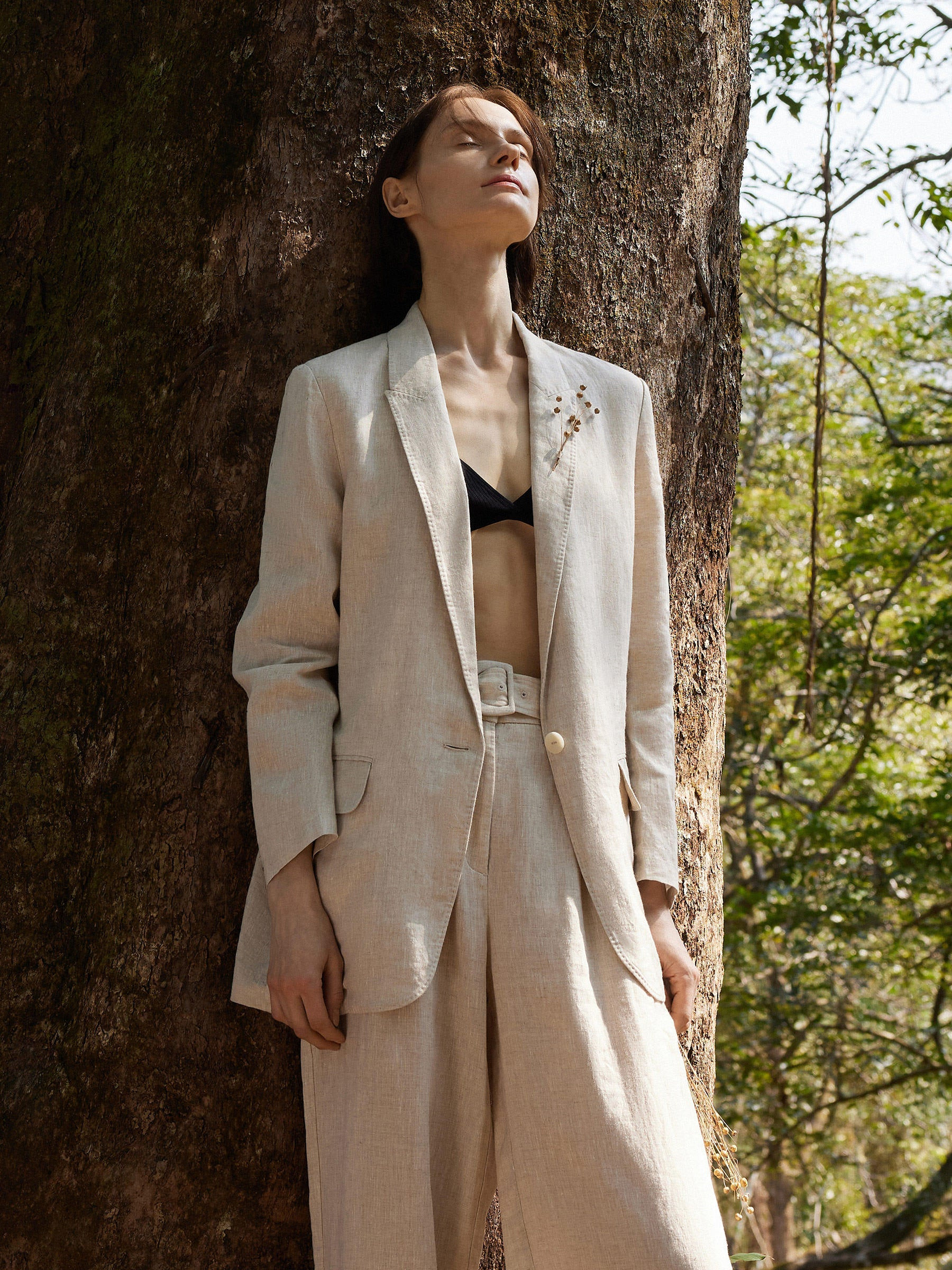 Blazer femme à une bouton avec fente au dos en 100% lin | GOELIA