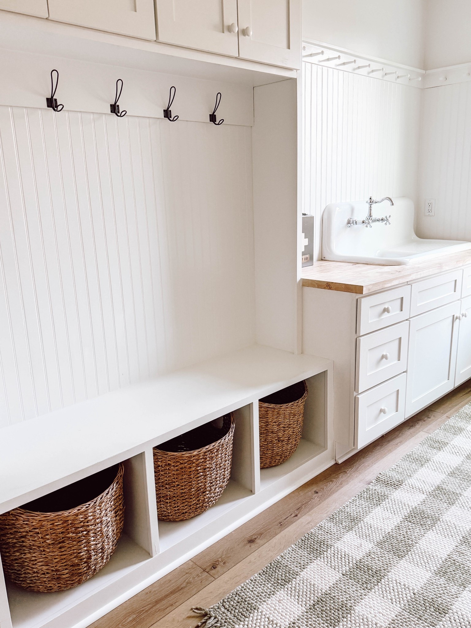 Finally found the perfect storage baskets for the lockers in the laundry / mudroom! 


#LTKHome