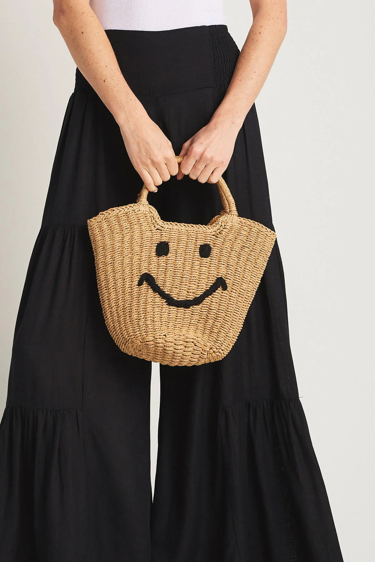 Akaiv Raffia Smiley Face Bag | Social Threads
