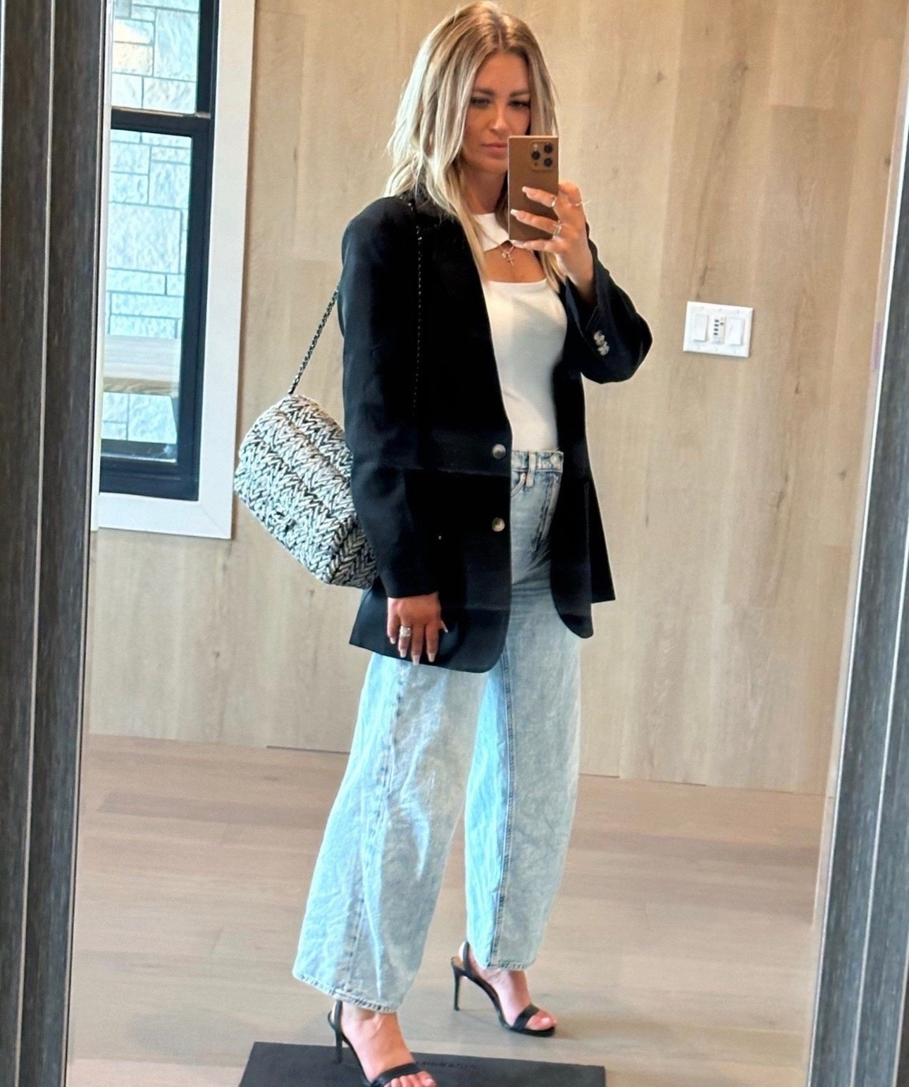 Oversized outfit 🤌🏼

Minimalist | jeans | blazer | heels | outfit inspo | bodysuit | handbag | viral

#LTKOver40 #LTKootd #LTKMidsize