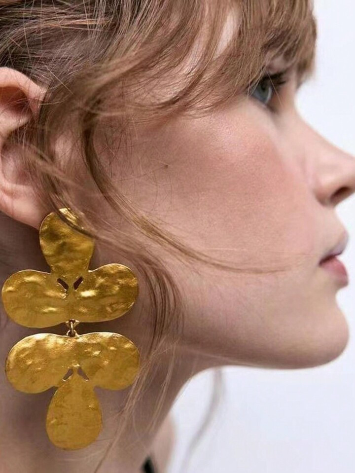 1pair Fashionable Zinc Alloy Textured Clover Drop Earrings For Women For Daily Decoration | SHEIN