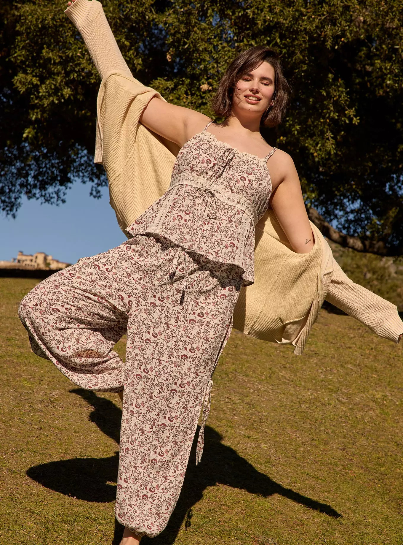 Festi Tie Detail Jogger | Torrid (US & Canada)