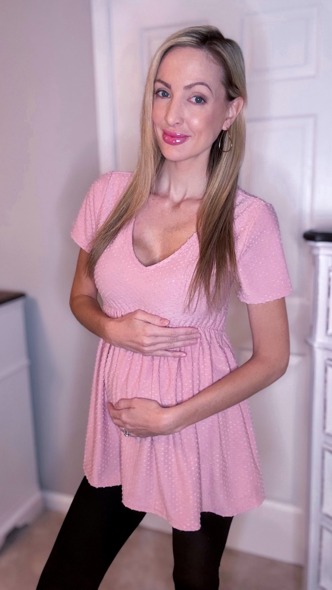 Wearing a size small. Fit is true to size.

Maternity fashion
Maternity style
Maternity top
Baby bump
Mom to be
Valentine’s Day
Heart earrings
Hoop earrings


#LTKmomlife 

#LTKBump #LTKFindsUnder50 #LTKootd