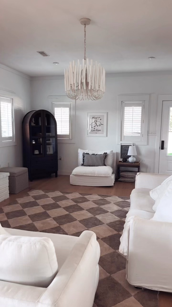 NEW COZY PLUSH CHECKERED RUG !!! 10/10!!!!!

#LTKxWalmart #LTKHome #LTKdayinmylife