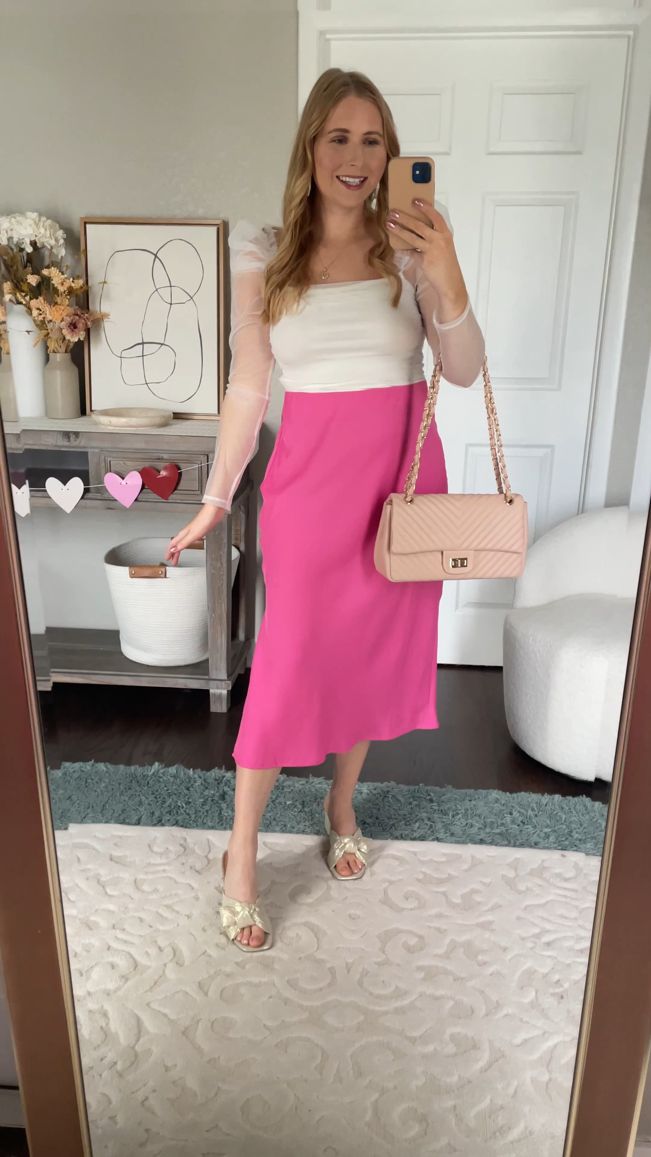 Valentine’s Day 
Valentine’s Day outfit
#valentinesday
#affordablefashion
#amazon
Heart sweater
Sequin skirt
Free People skirt
Quilted bag
Chevron bag
#amazonfashion
#amazonstyle
#ltkvideo
LTKVIDEO
LTK VIDEO
MIDI SKIRT
BODYSUIT
AMAZON FASHION
PINK SKIRT


#LTKunder50 #LTKSeasonal #LTKFind