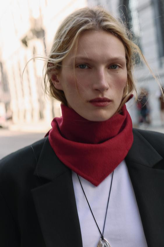 TRIANGULAR WOOL BLEND BANDANA | Zara UK