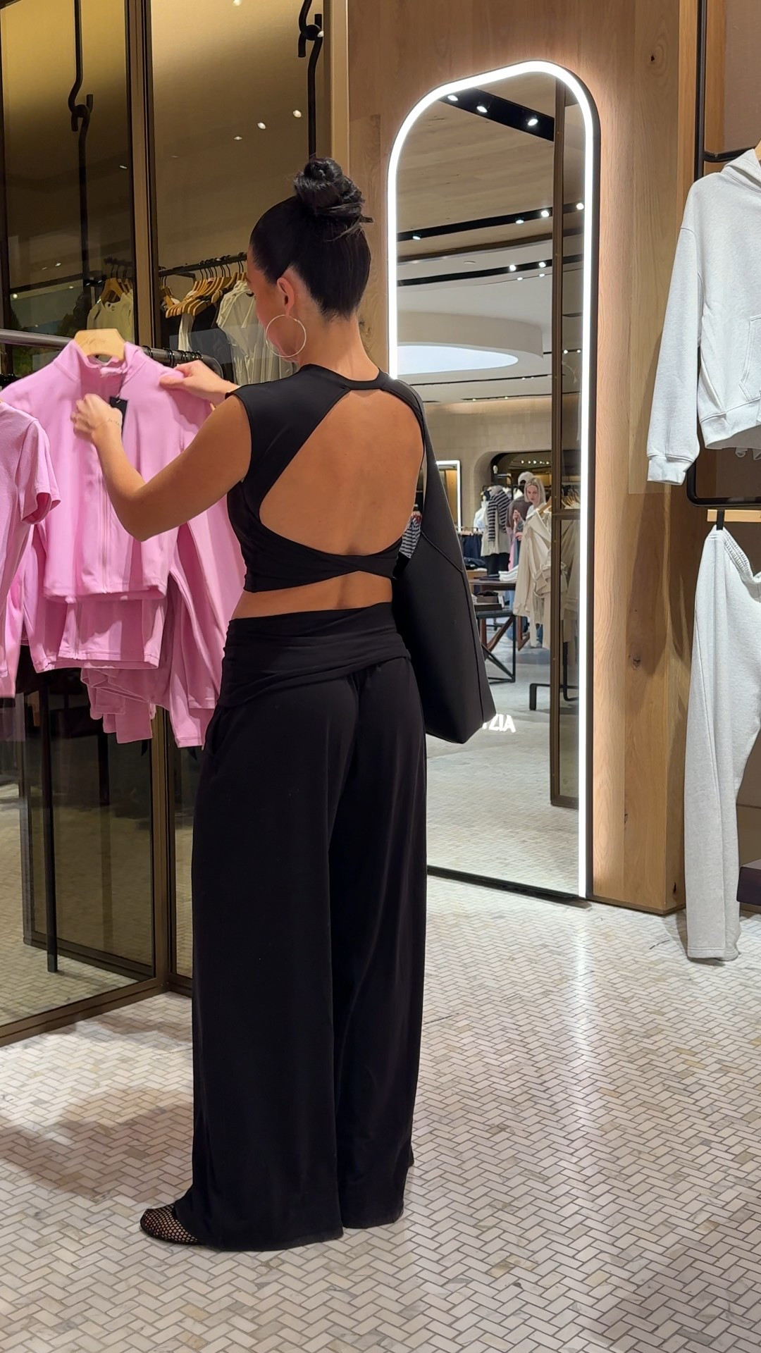 What I wore to shop today! Wearing these @Aerie wide leg pants in a size small. They are on sale! My Amazon top is a size small as well 

Casual outfit 
Shopping 
Active 


#LTKdayinmylife #LTKootd #LTKActive