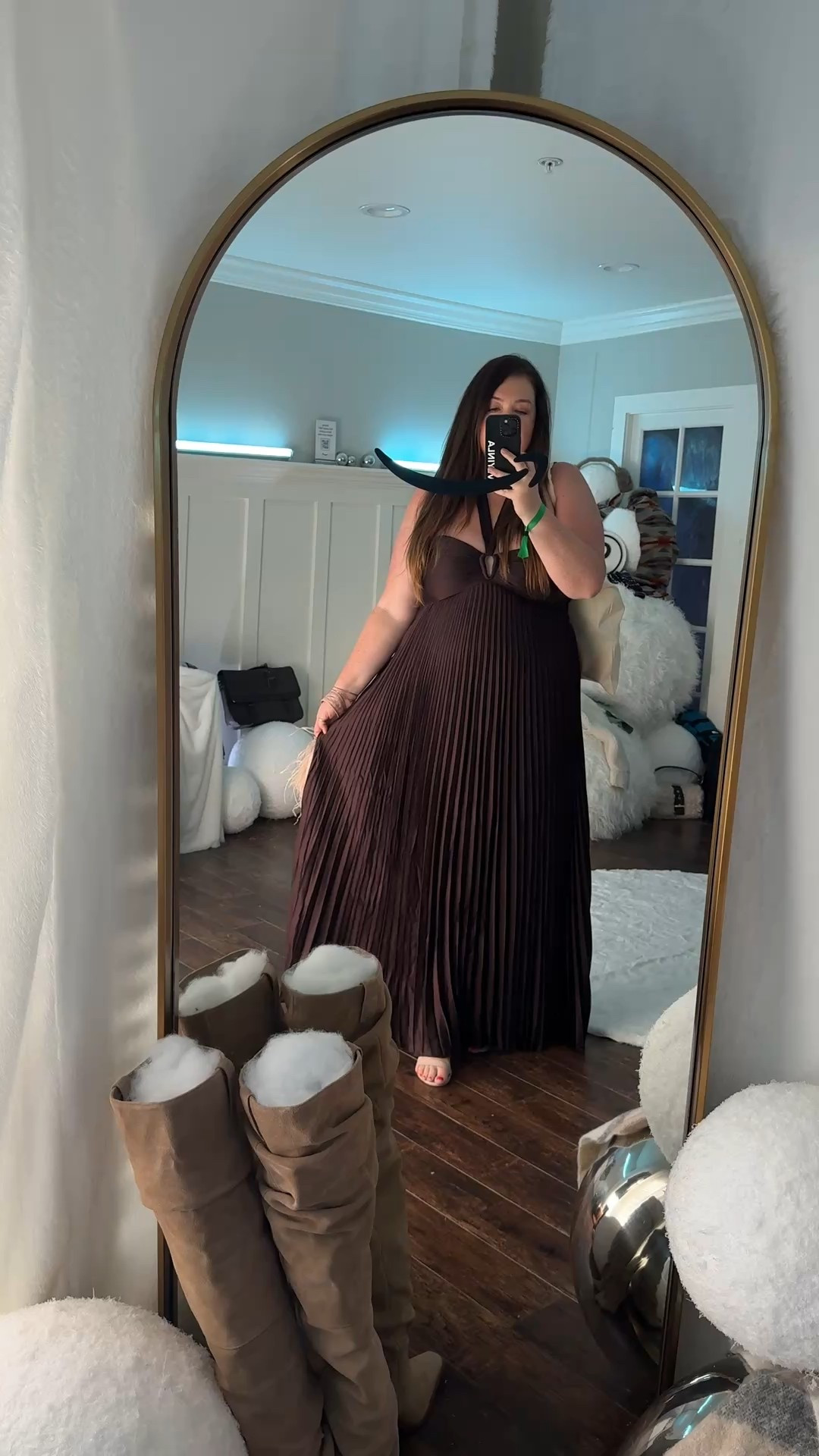 Perfect holiday dress from Abercrombie wearing size XXL true to size will fit plus sizes

#LTKPlusSize #LTKHoliday #LTKMidsize