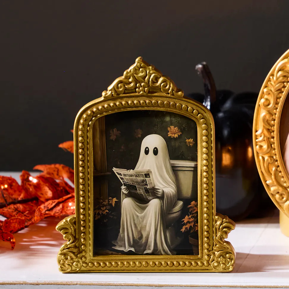 Reading Ghost Portrait Tea Light Candle Holder | Yankee Candle