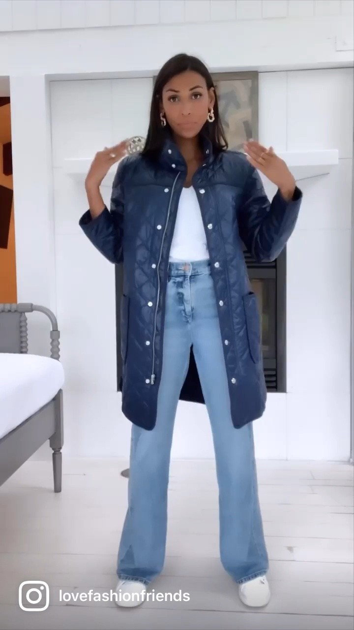 Come with me and @loft to kick off fall in the perfect setting of Stowe, Vermont! These looks were great and comfy for going cider tasting, cow feeding, apple picking and taking a Gondola Ride through the picturesque mountains of Stowe! Shop my looks via the link in bio/stories with the LTK app! Cheers to Fall! #liveloft 

#LTKstyletip #LTKunder100 #LTKSeasonal