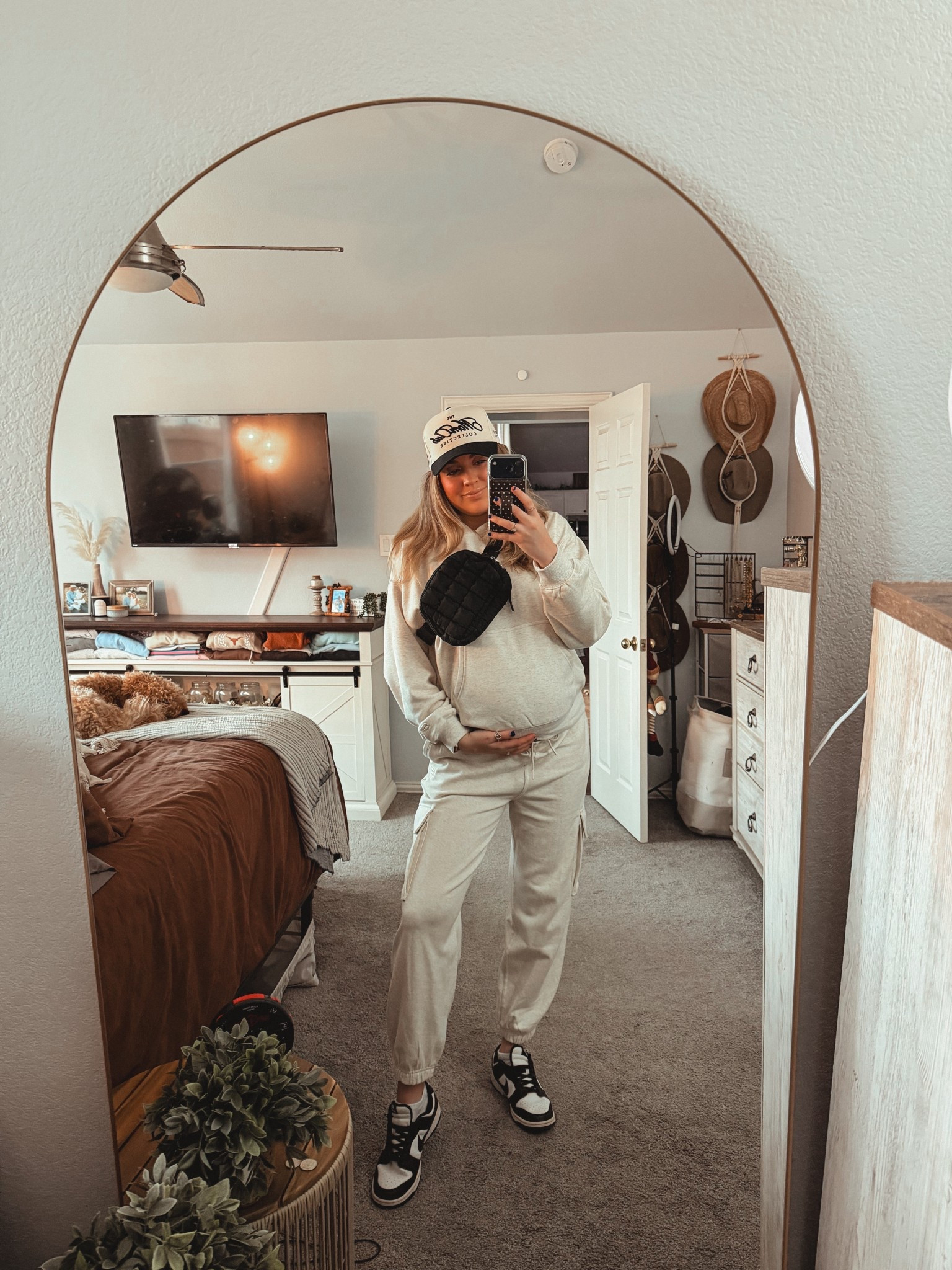 Cozy travel outfit. Airport outfit. Sweat set  

#LTKFindsUnder100 #LTKTravel #LTKootd