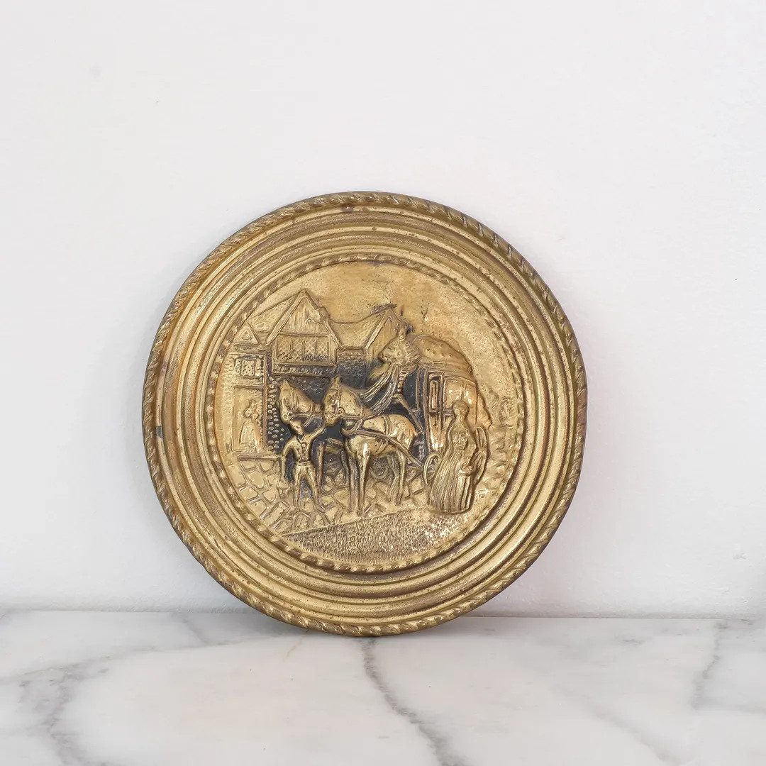 Vintage Brass Equestrian Plate, Historical Wall Decor, Estate Wall Decor - Etsy | Etsy (US)
