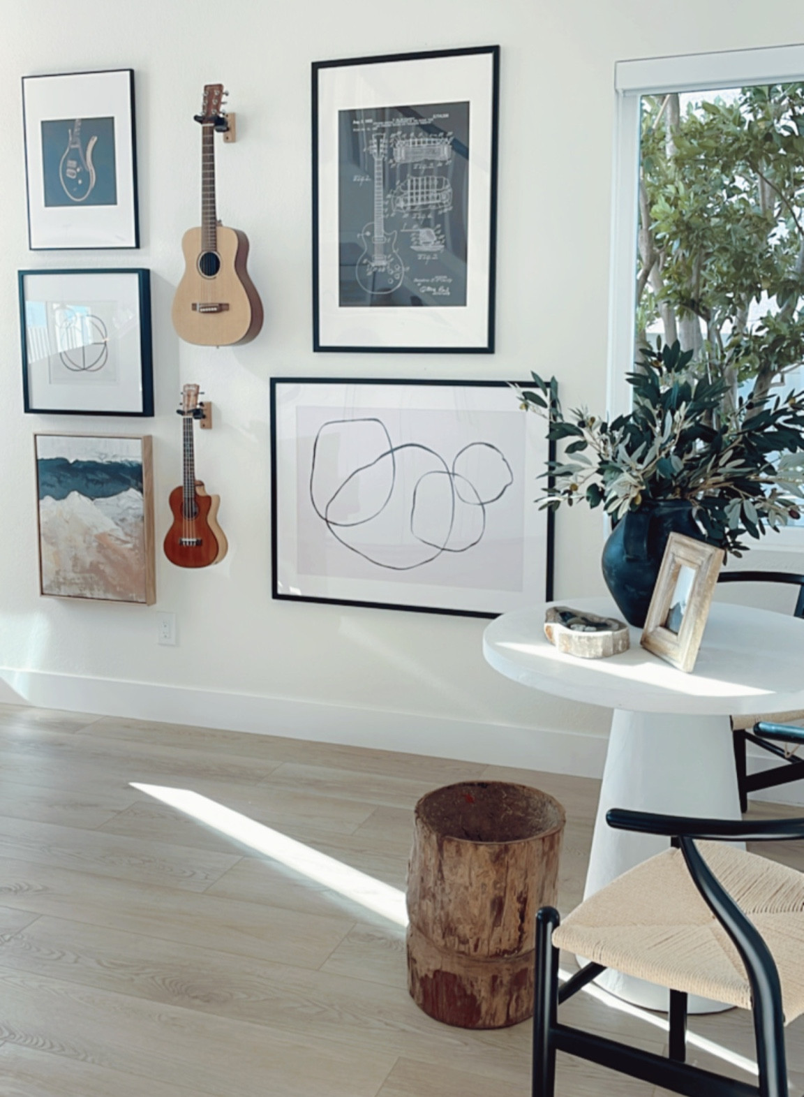 The first room you come into when you walk into my client’s home is the music room. 🙌🏻

Designed to double as an entryway and gallery space! 

#musicroom #entryway #gallerywall 

#LTKhome