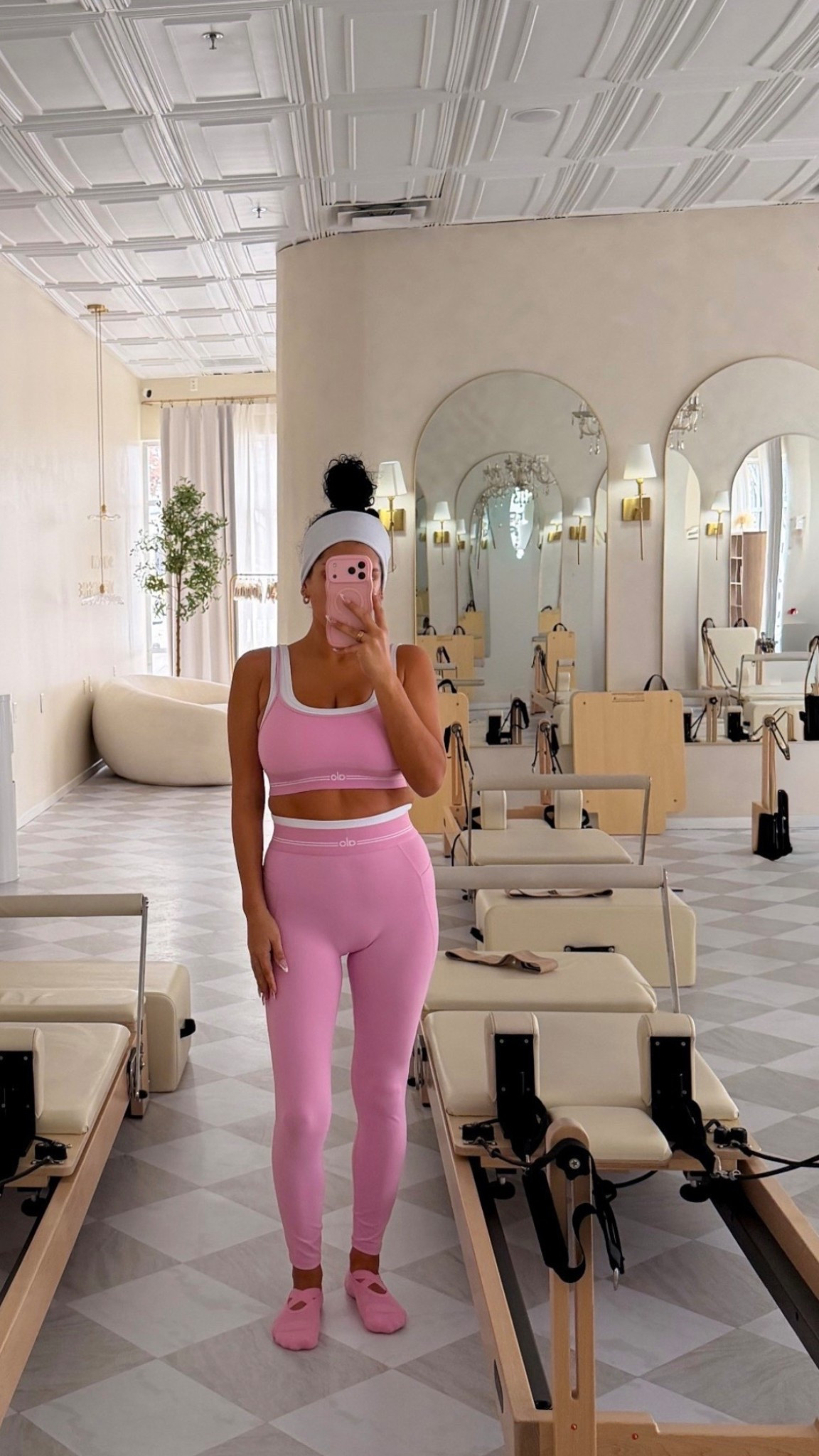 Movement, mirrors, and a matching set ✨

#alo #set #pilates

#LTKmorningroutine #LTKfitnessgoals #LTKdayinmylife