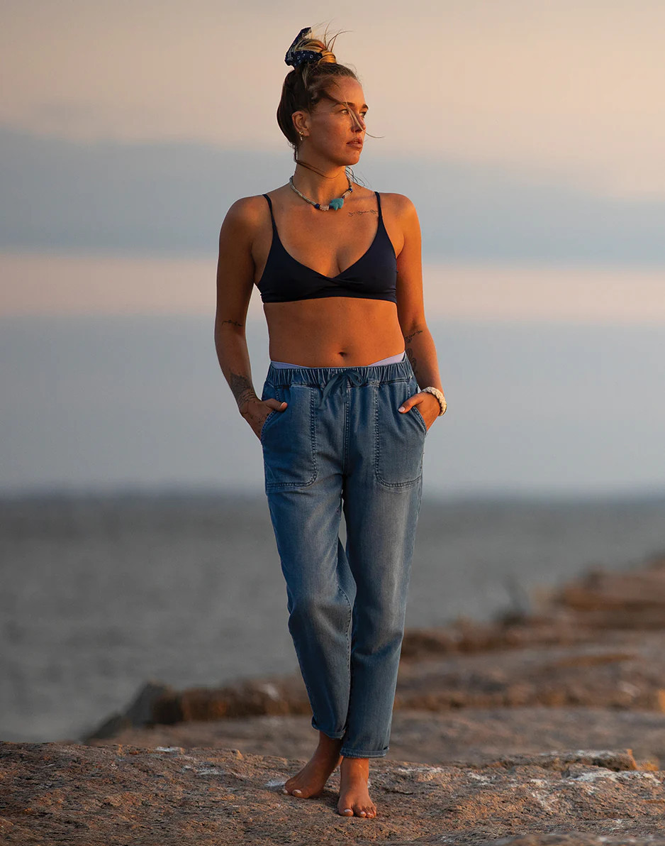 Zoe Lightweight Denim Pant: Magnolia | Carve Designs