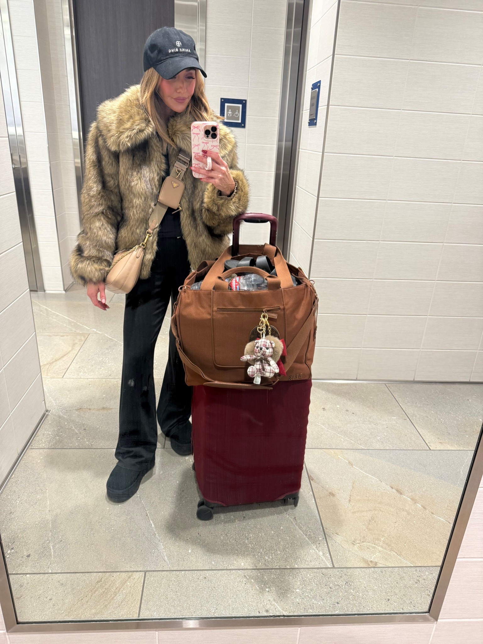 A very winter travel ootd! 

#LTKHoliday #LTKGiftGuide #LTKCyberWeek