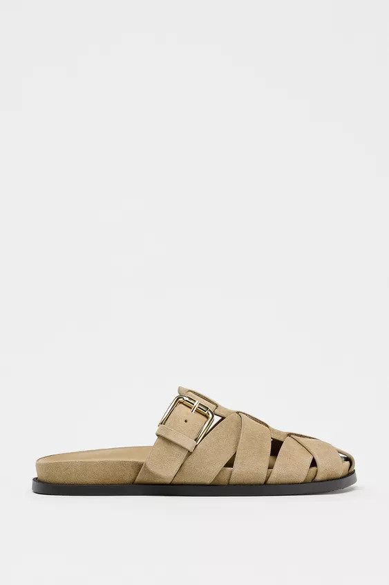 Flat split-suede cage sandals. Buckle detail on the side. Flat sole. Rounded toe.Sole height: 2 c... | Zara UK