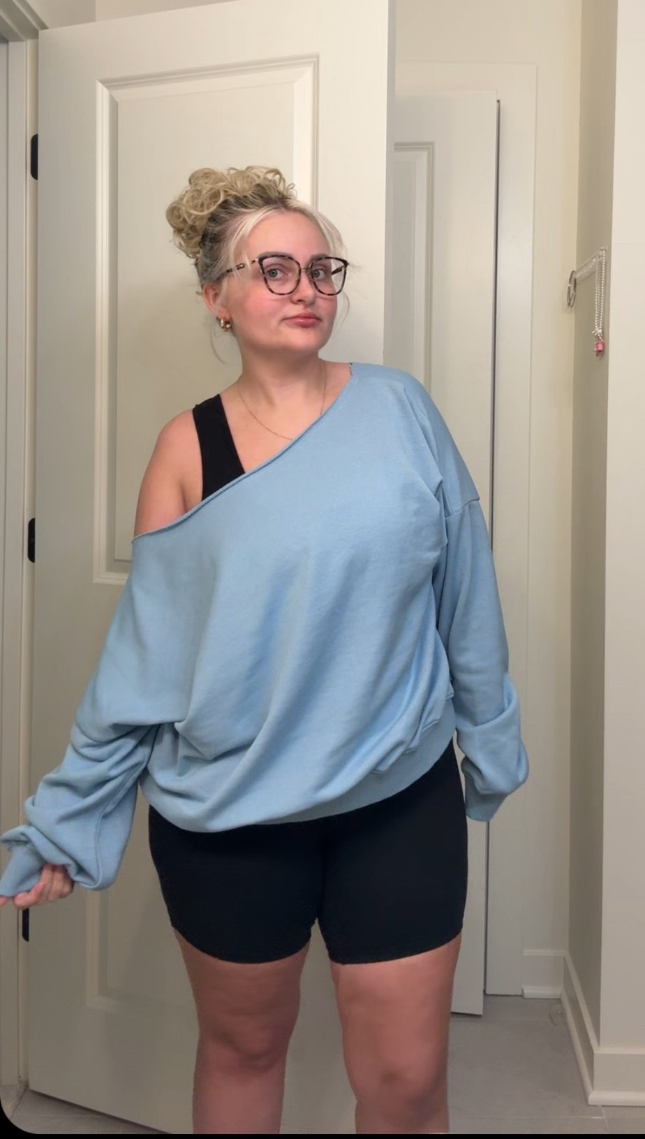 Off the shoulder moment🥰💙

#LTKFindsUnder100 #LTKFindsUnder50 #LTKMidsize