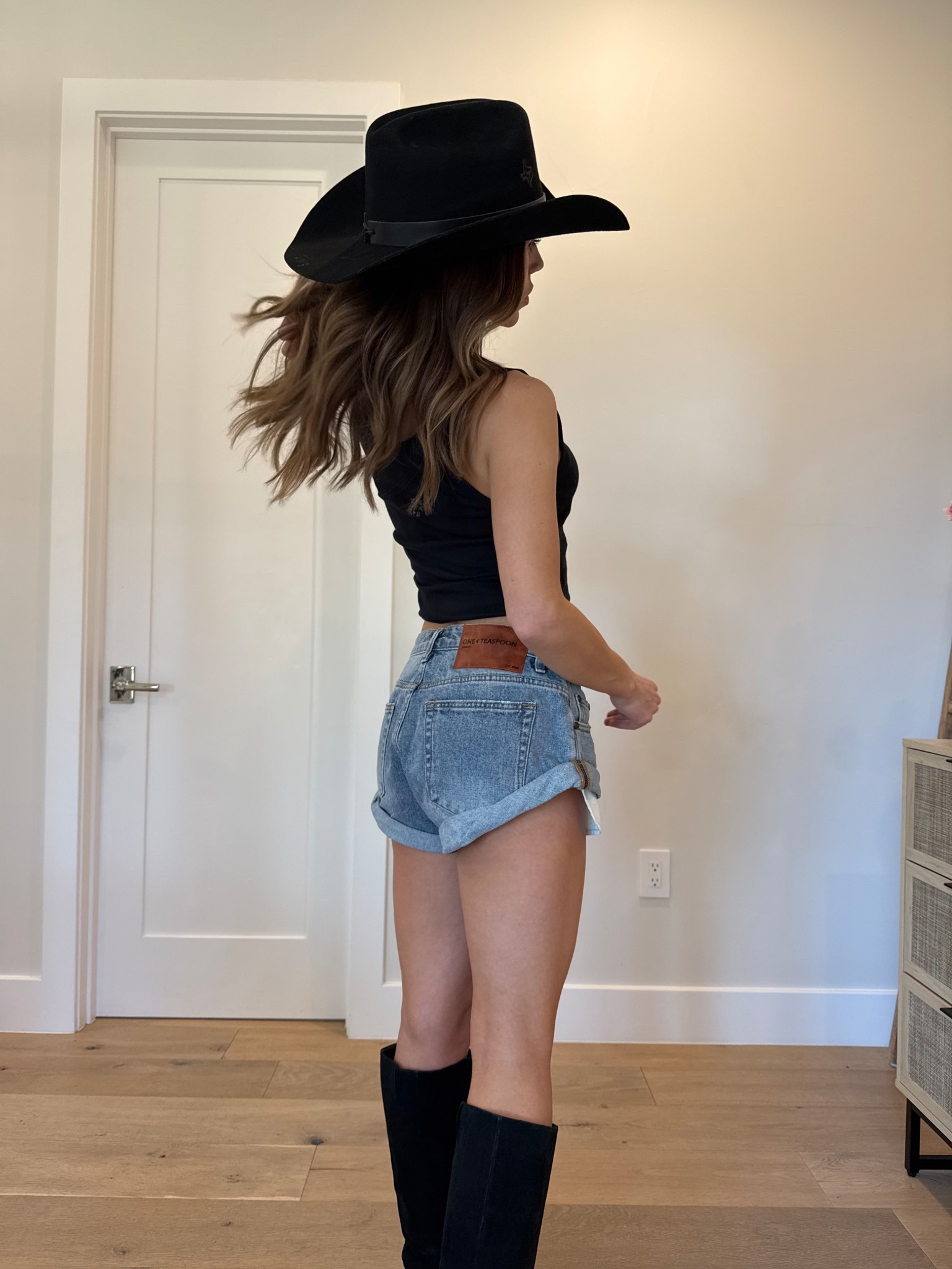 favorite @oneteaspoon_ shorts 💙

#LTKootd #LTKgrwm #LTKFestival