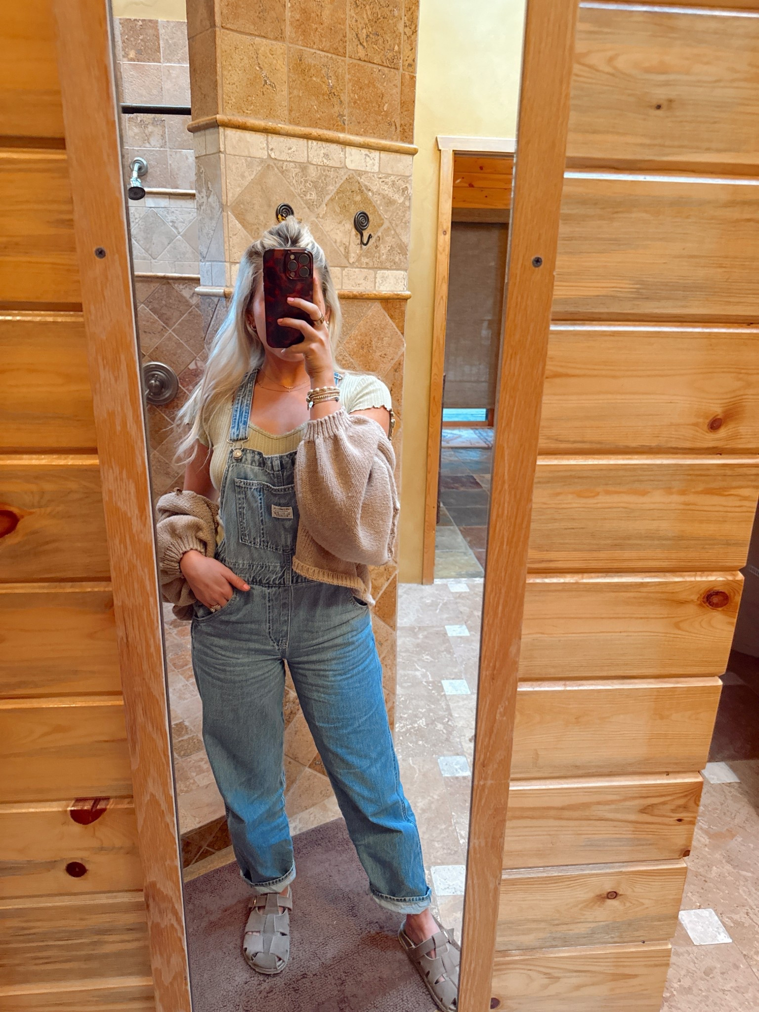 Loveeee a good pair of overalls ☺️ + my fav grandpa shoes 👟 #levis #amazon #target

#LTKgrwm #LTKootd #LTKSaleAlert