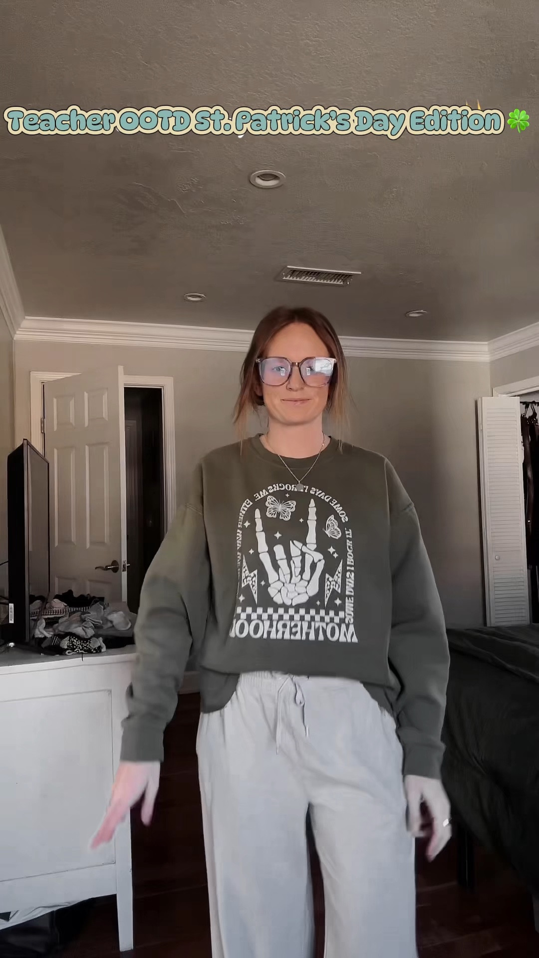 St. Patrick’s Day but make it teacher cozy 🍀🤍  

Keeping it comfy for the classroom — easy layers, a little green, and all the cozy vibes because we’re still getting things DONE today 🙌  

Cute, casual, and practical (because teacher life doesn’t slow down for holidays 😅)  

Everything linked on my LTK 💚  

#LTKStyle #TeacherOOTD #StPatricksDayStyle #TeacherStyle #CozyOutfits #CasualClassroom #EverydayStyle #LTKFinds

#LTKdayinmylife #LTKPetite #LTKgrwm