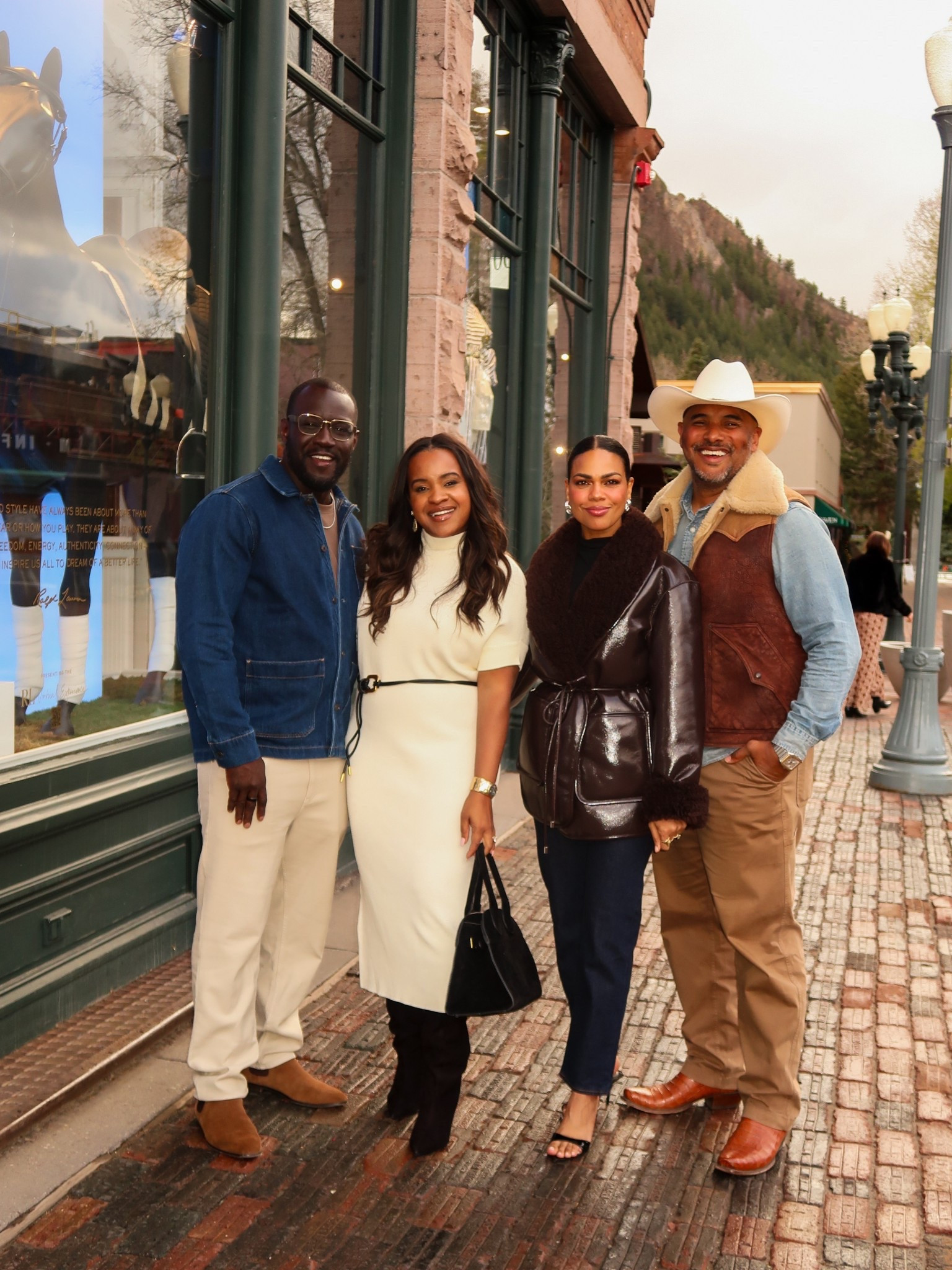 Aspen was so beautiful!! The weather was super unpredictable so I did this faux leather and Sherpa jacket with Madewell denim and another Schutz heel! 



#LTKootd #LTKTravel