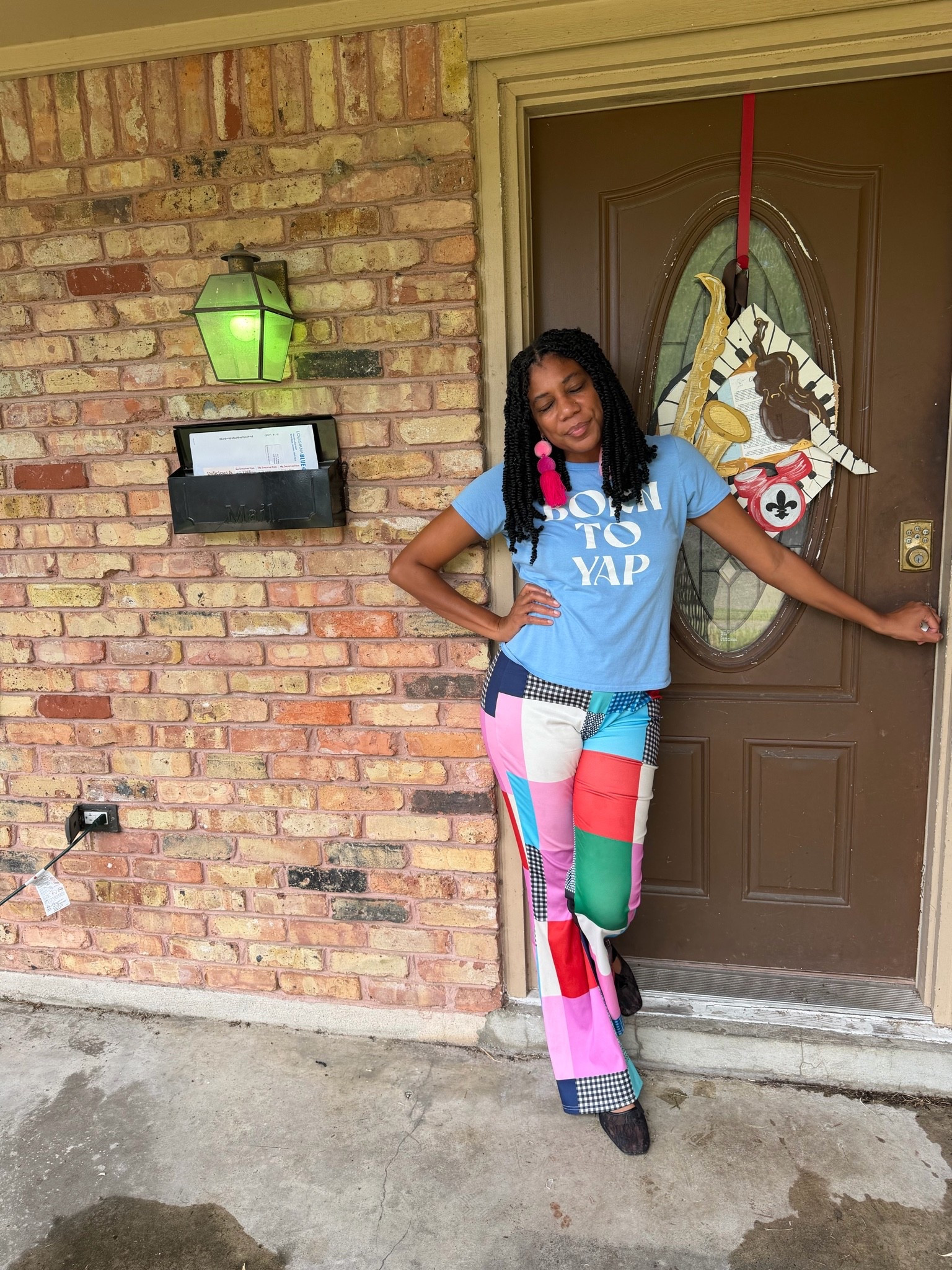 Color bloc pants +
Born to yap tee +
Ballerina flats