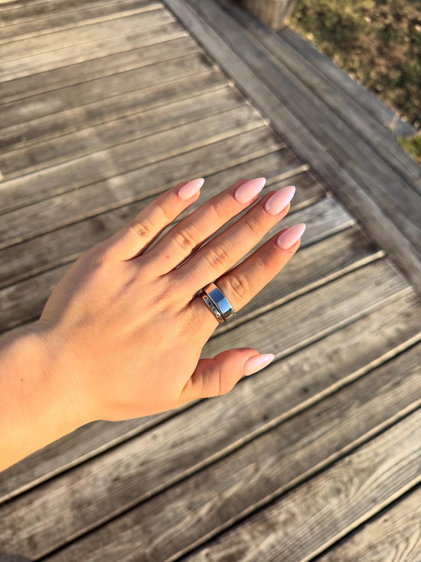 “The Girl in the Bubble”

Rx

2 reps The Queen Takes Her Tea With Milk (gel)
1 rep Pink Goldfish (gel)

@oliveandjune 
#oliveandjune #oliveandjuneambassador #oliveandjunecampusambassador