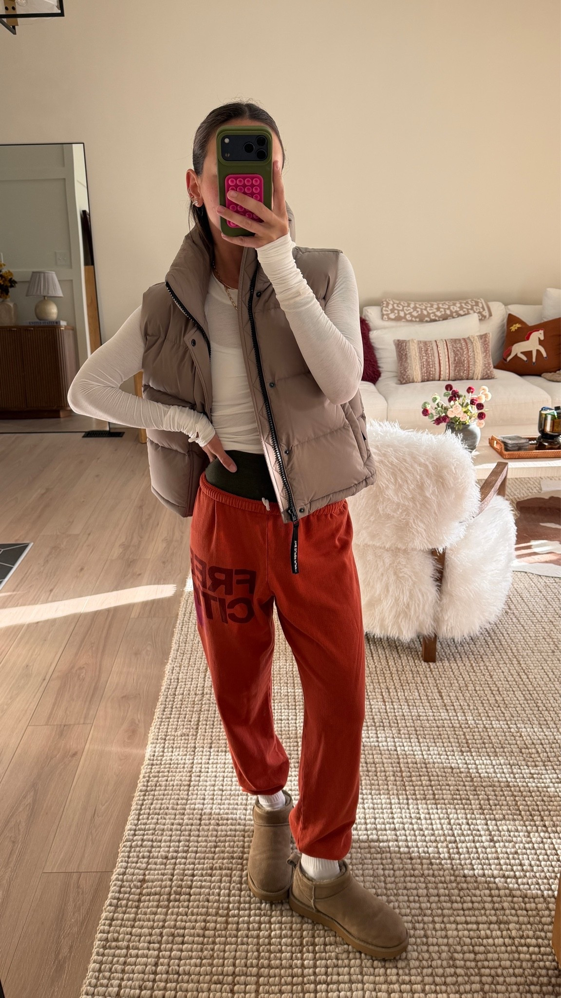 XS on top, small in sweats! Uggs are caribou shade