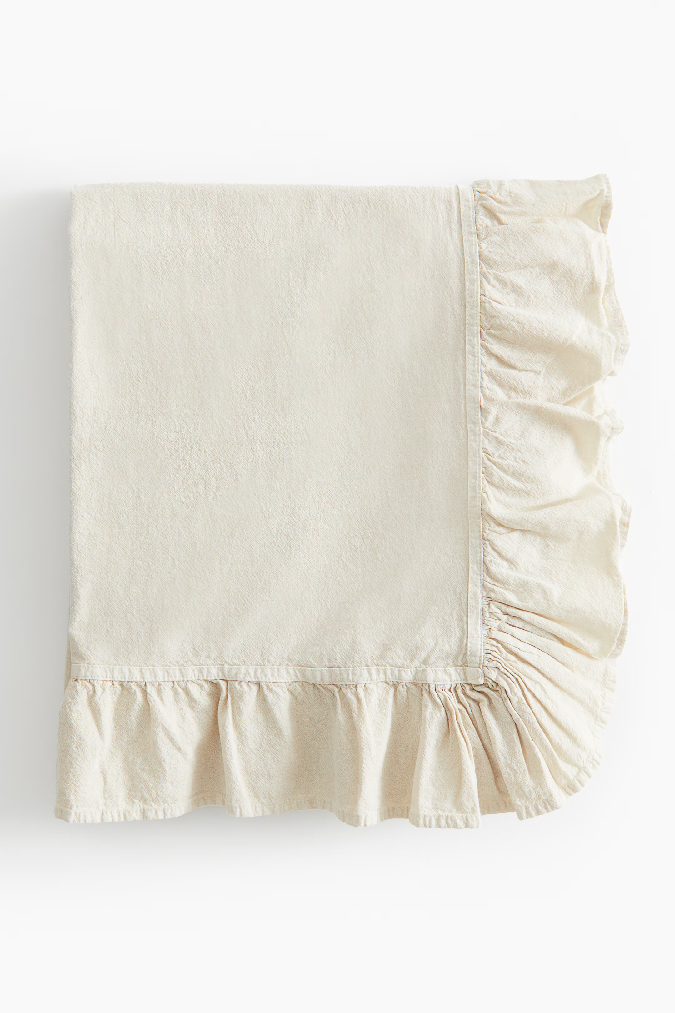 Frill-trimmed tablecloth | H&M (UK, MY, IN, SG, PH, TW, HK)