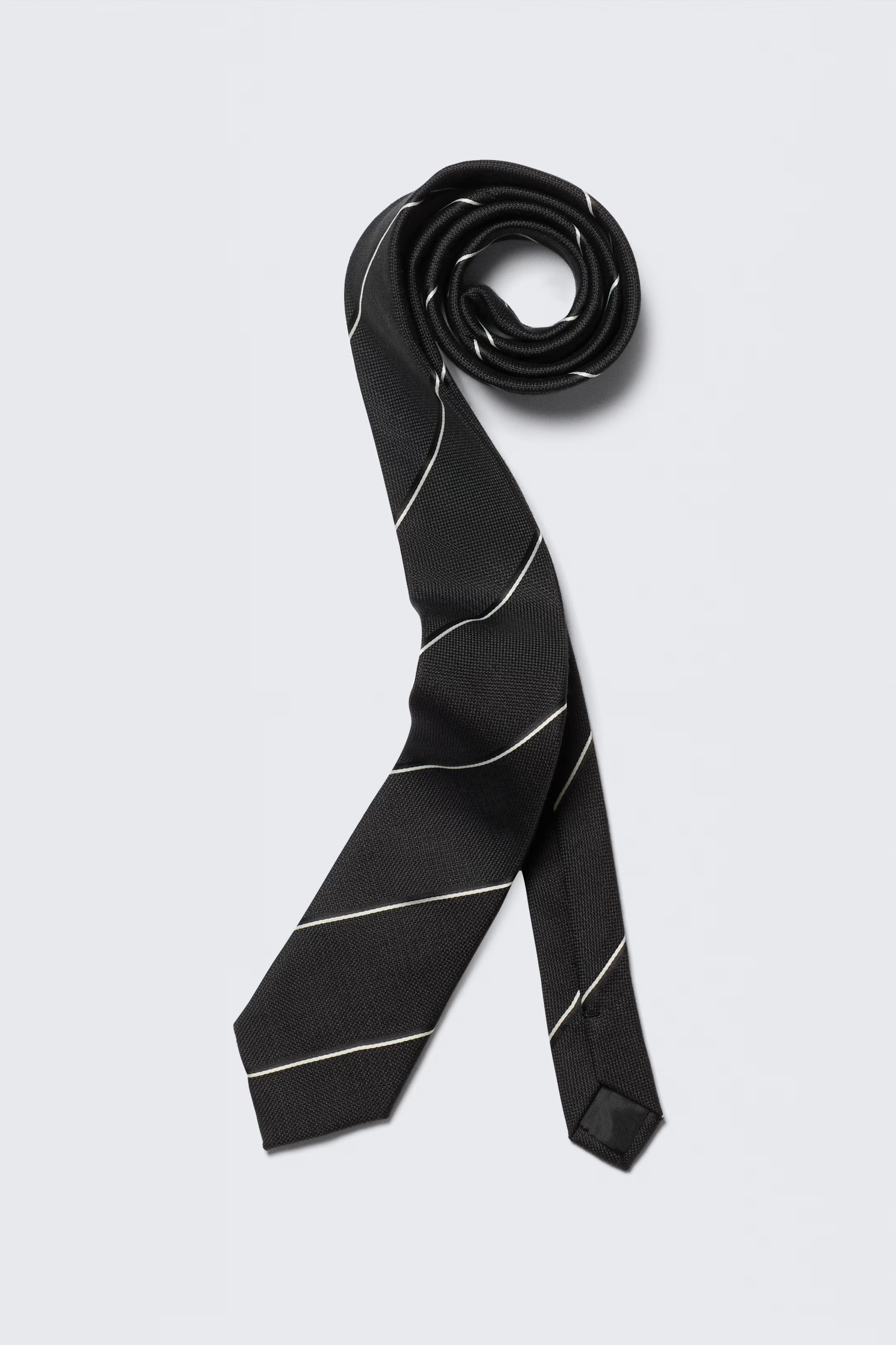 Gestreepte smalle stropdas | H&M (DE, AT, CH, NL, FI)