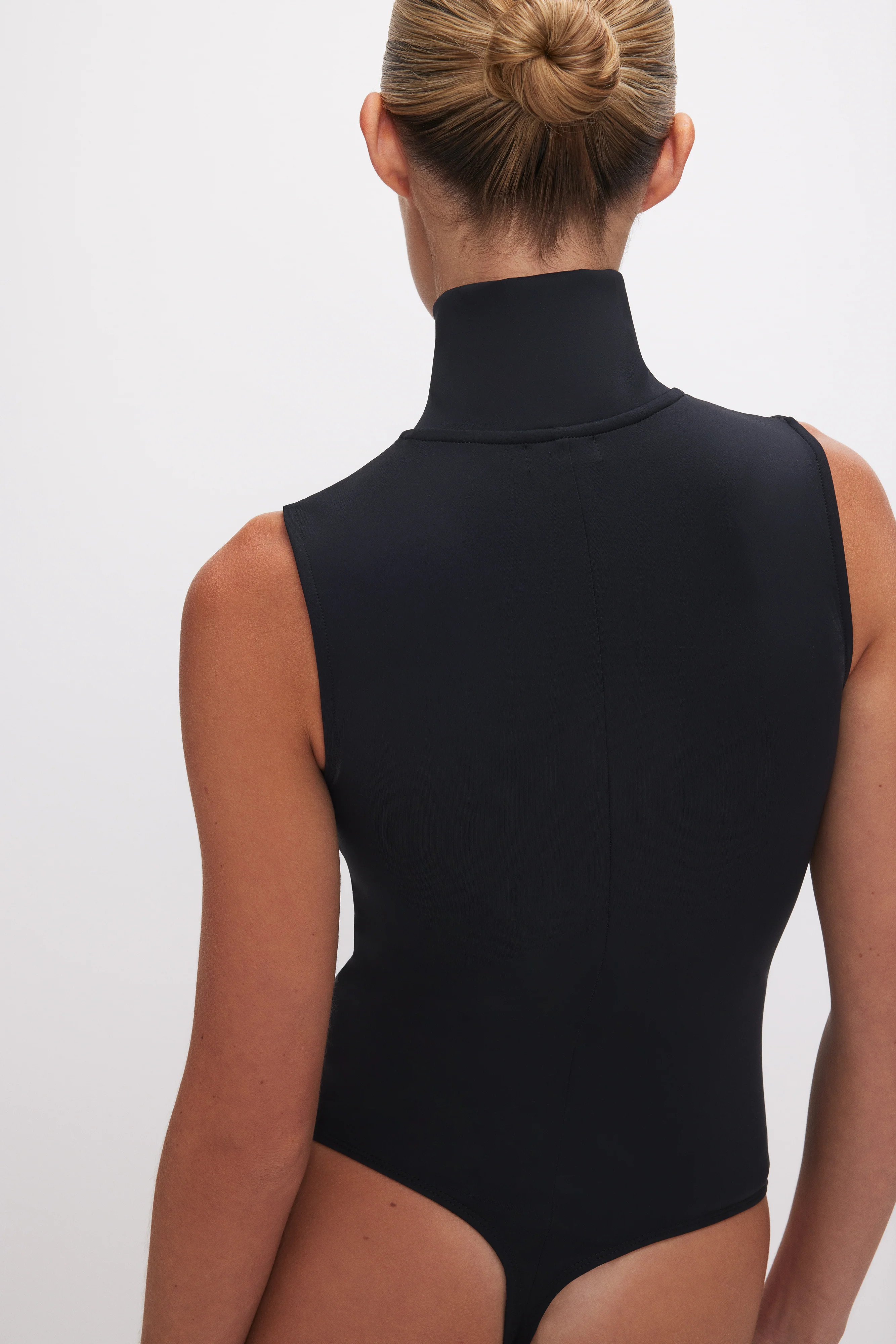 SCUBA SLEEVELESS TURTLENECK BODYSUIT | Good American