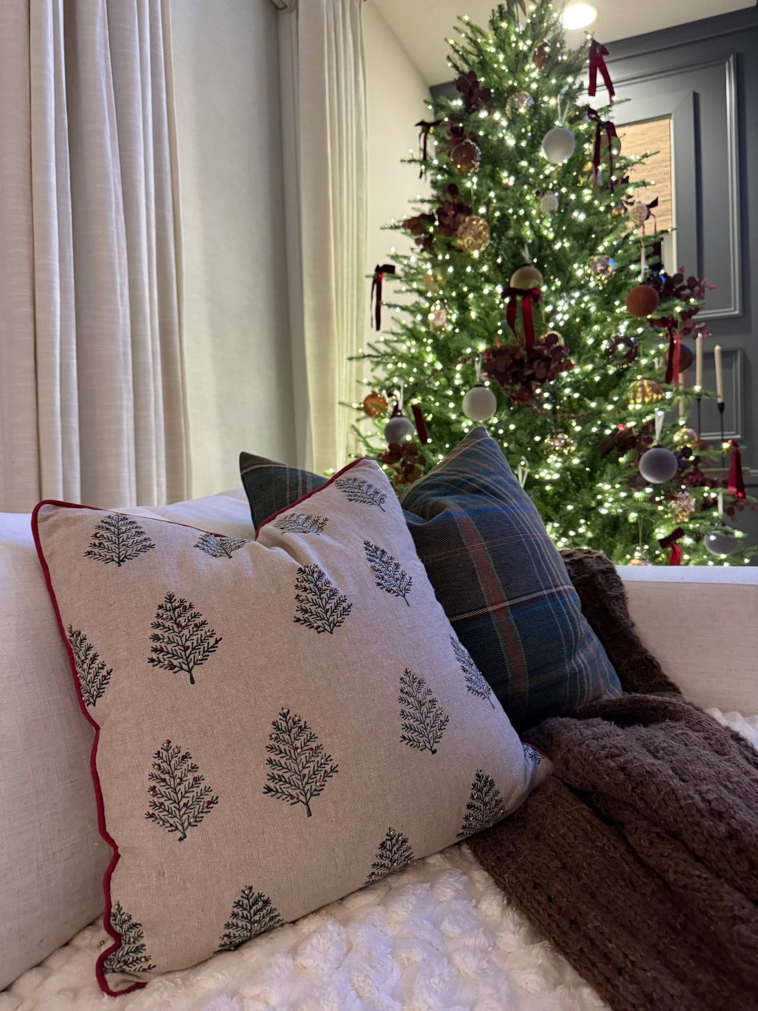 Holiday pillows 🥰

#LTKFindsUnder50 #LTKHome #LTKHoliday