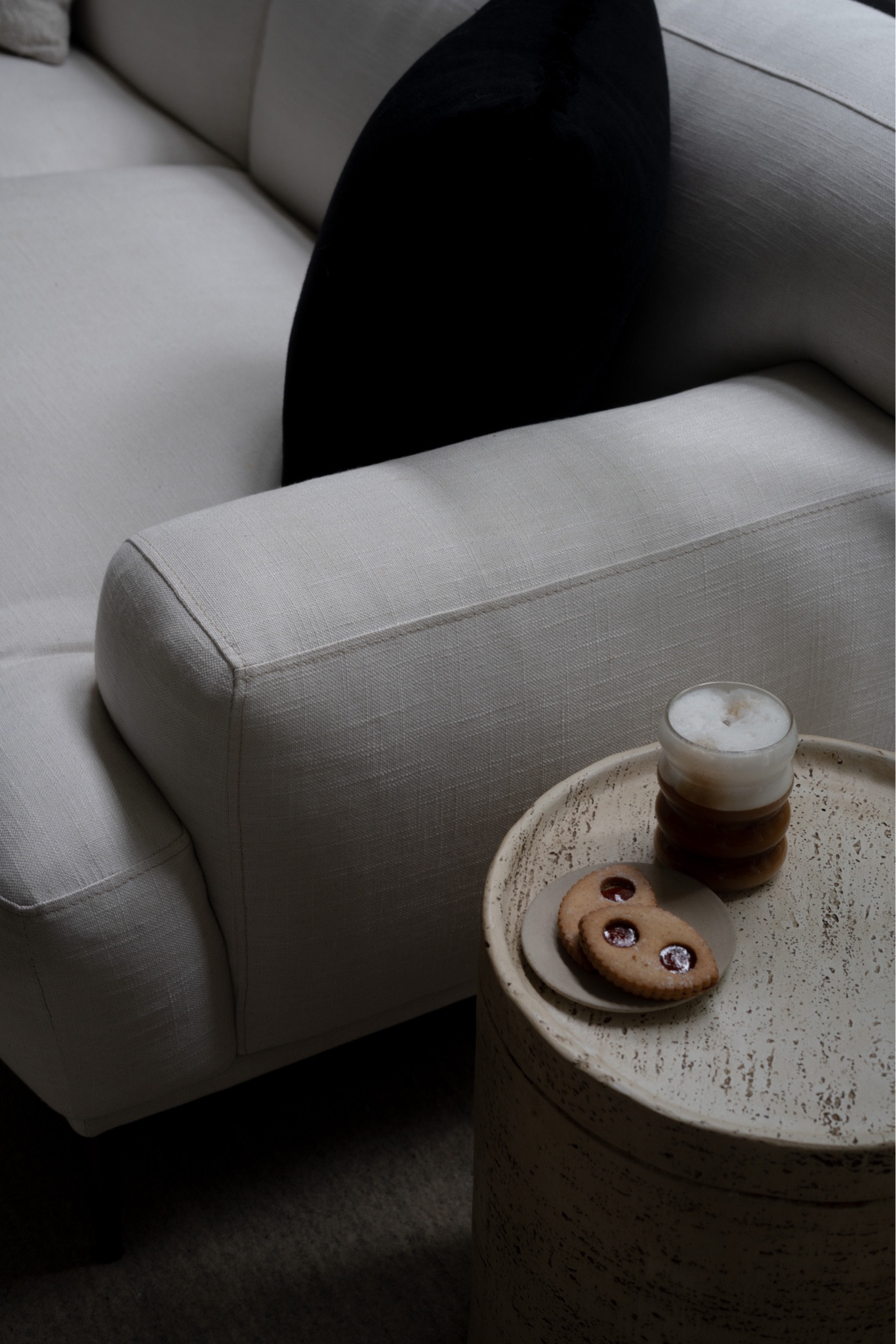 Real life becomes still life when you consider even the smallest details!

#LTKHome #LTKSeasonal #LTKStyleTip