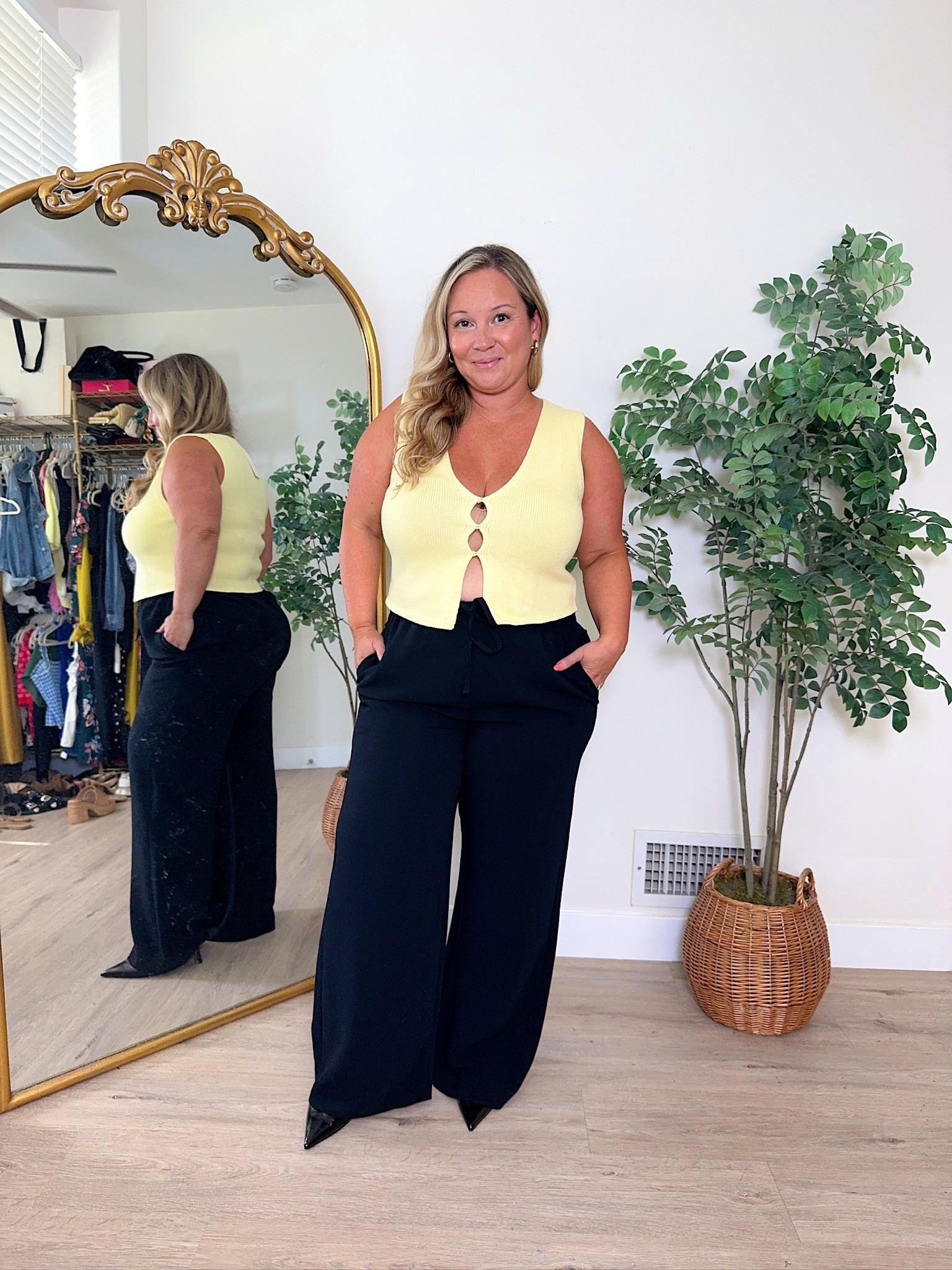 Aritzia Fall Haul!! Wearing a LARGE in top and a LARGE PETITE in pants!

Fall fashion, finds under 100, casual outfit, travel outfit, midsize fashion, petite fashion, Shelli Enright

#LTKootd #LTKPetite #LTKMidsize