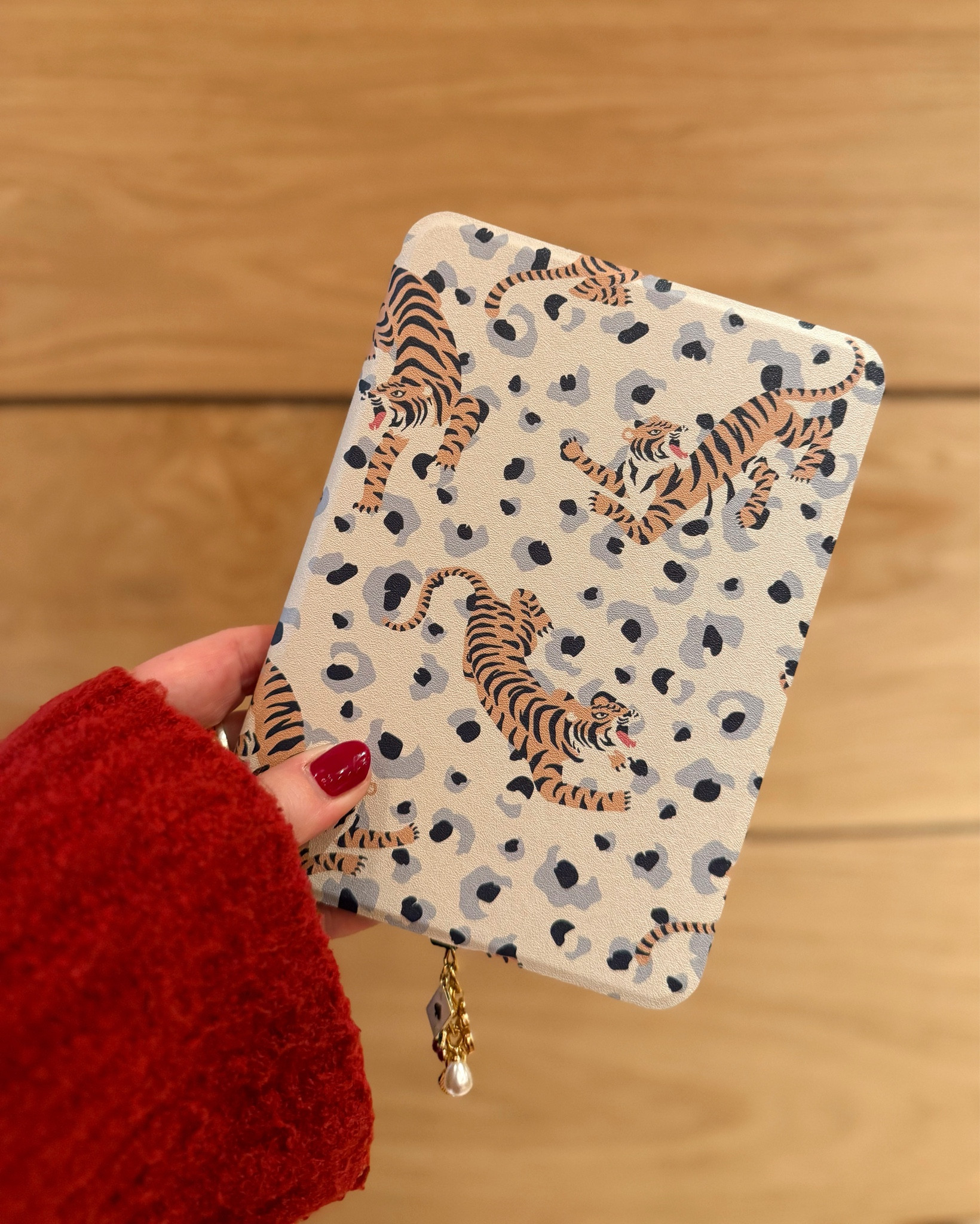 #kindle #kindlecase #kindlecharm 